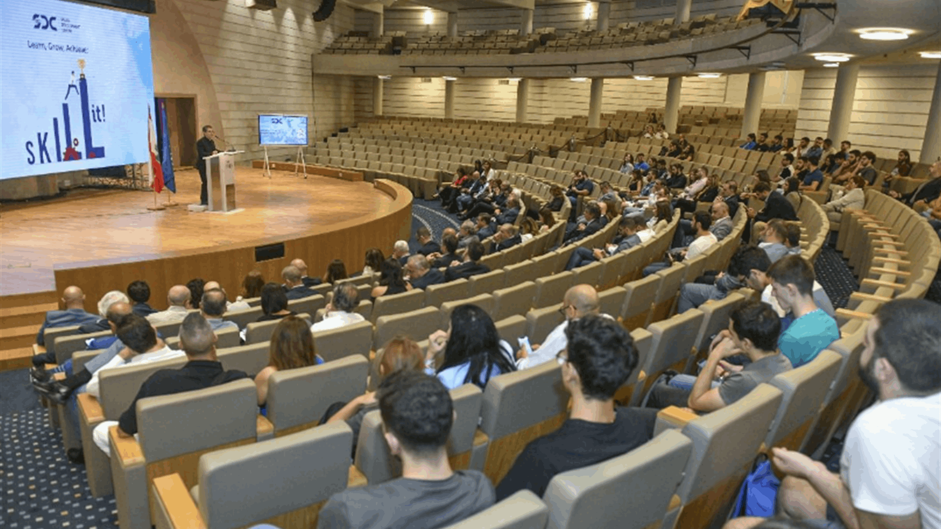 مركز لتطوير المهارات في جامعة الروح القدس: جسر بين العالم الأكاديمي والمتطلبات الديناميكية لسوق العمل العالمي