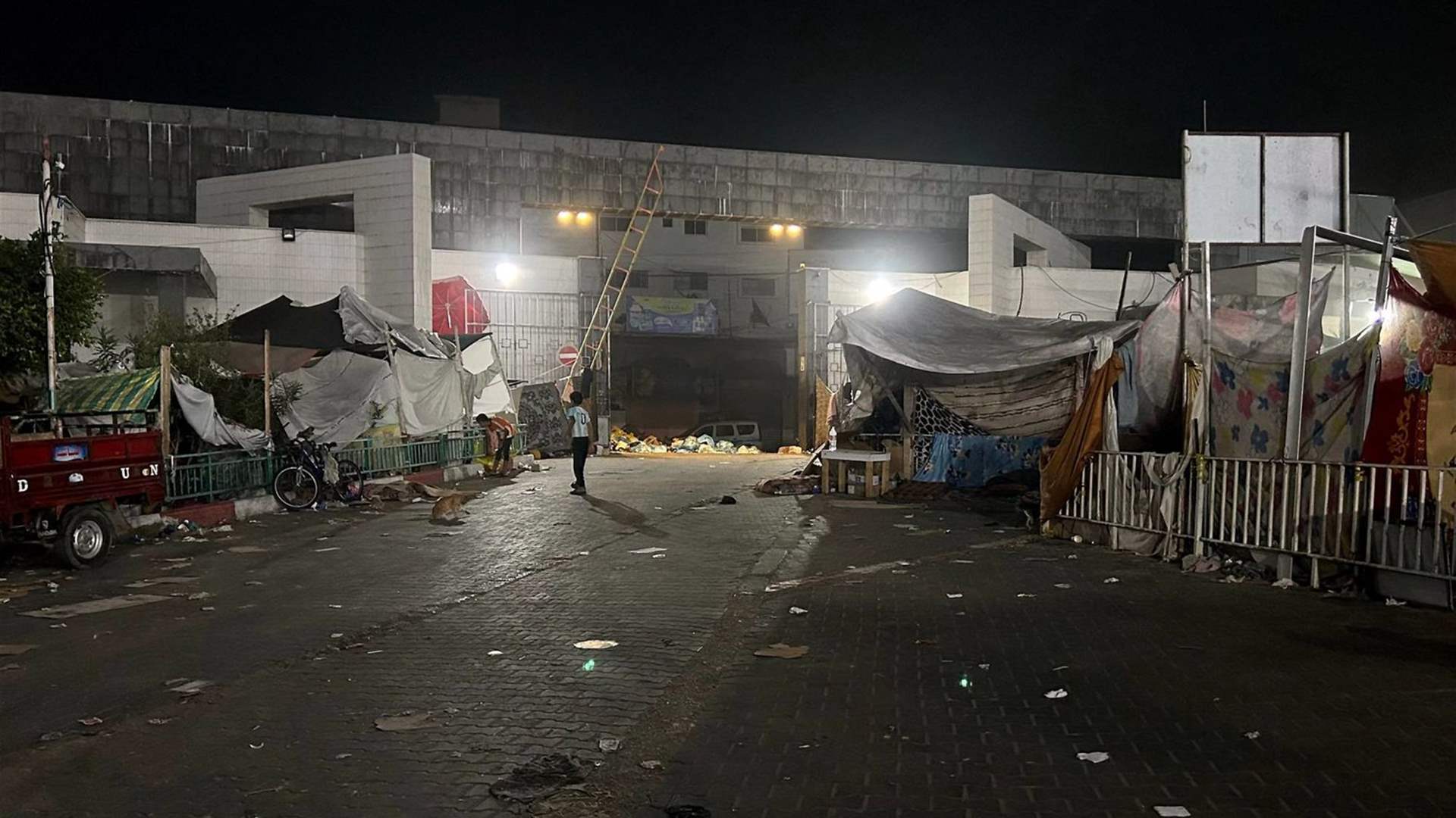مسؤول صحي في حماس يؤكد أن غارة إسرائيلية دمرت قسم القلب في مستشفى الشفاء