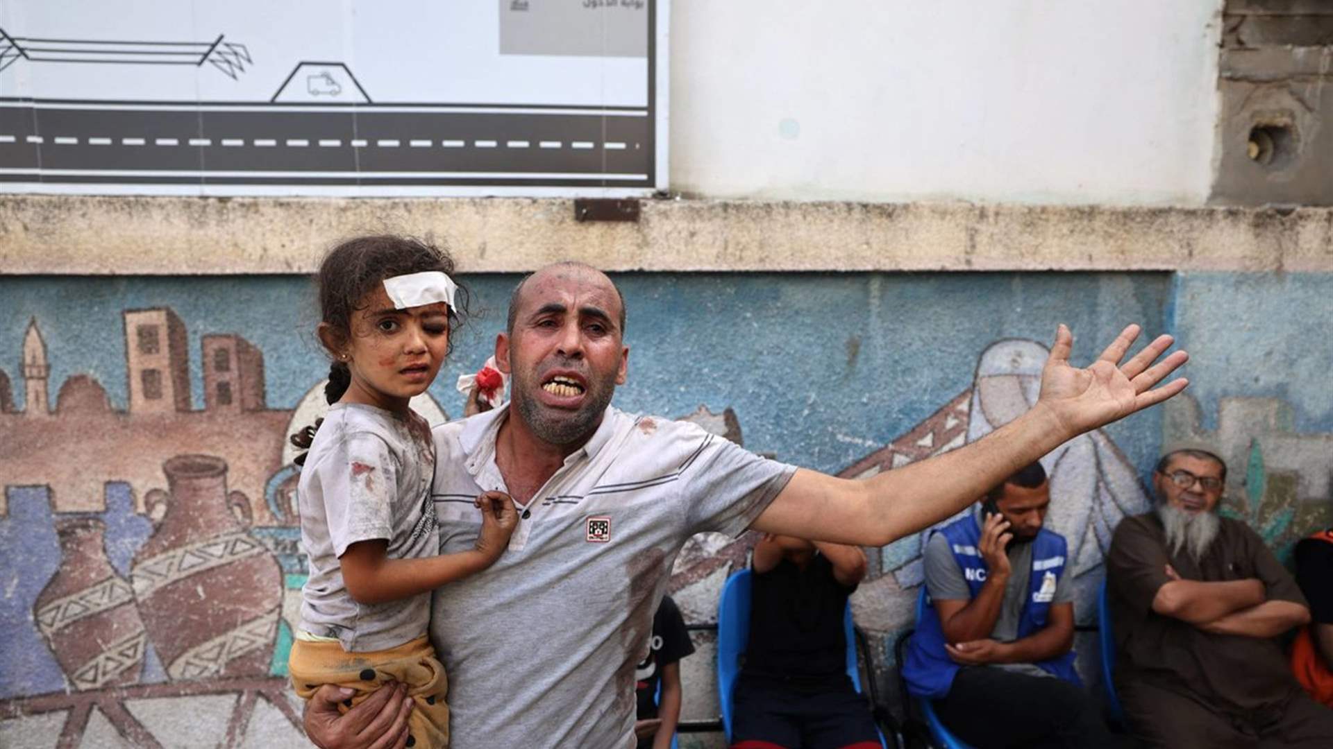  رئيس الوزراء الفلسطيني يطالب الأمم المتحدة والاتحاد الأوروبي بـ "إنزال المساعدات بالمظلات" إلى غزة