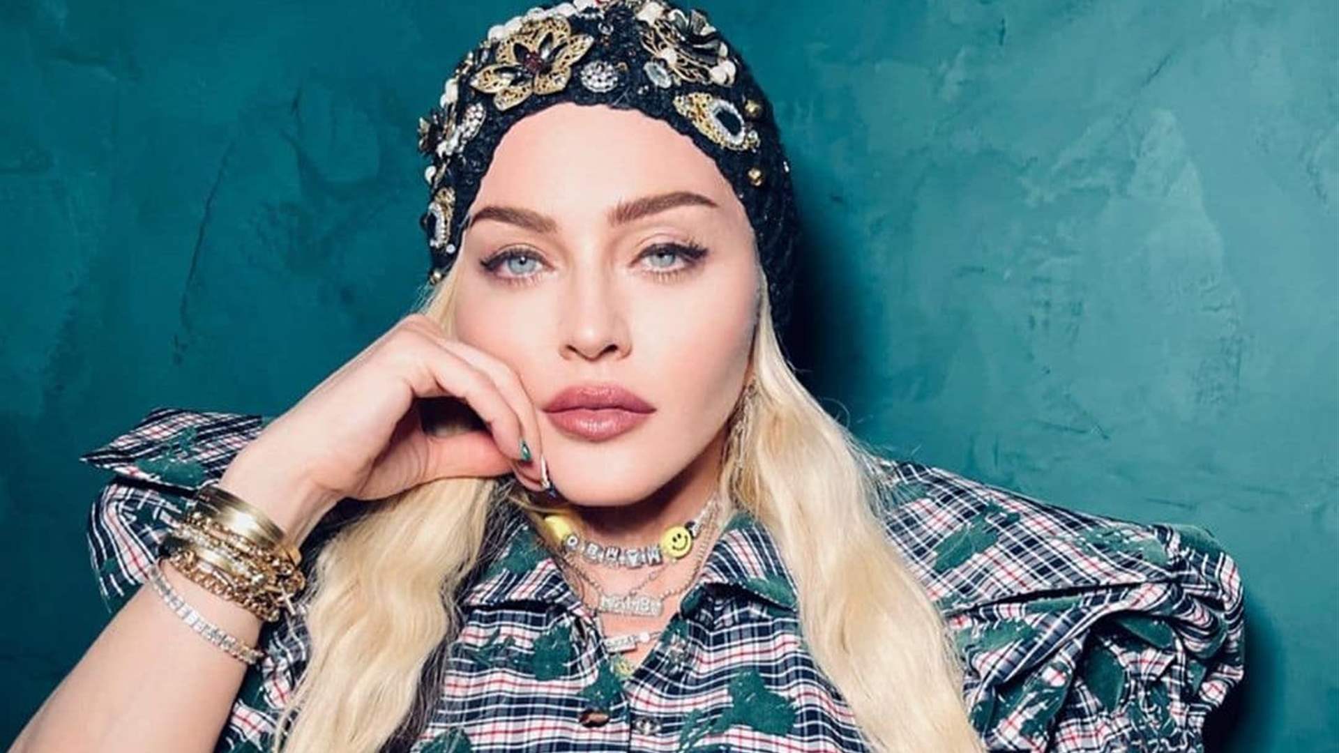 بإطلالة ضّيقة ومثيرة... رشاقة مادونا تخطف الأنظار من جديد! (صور)