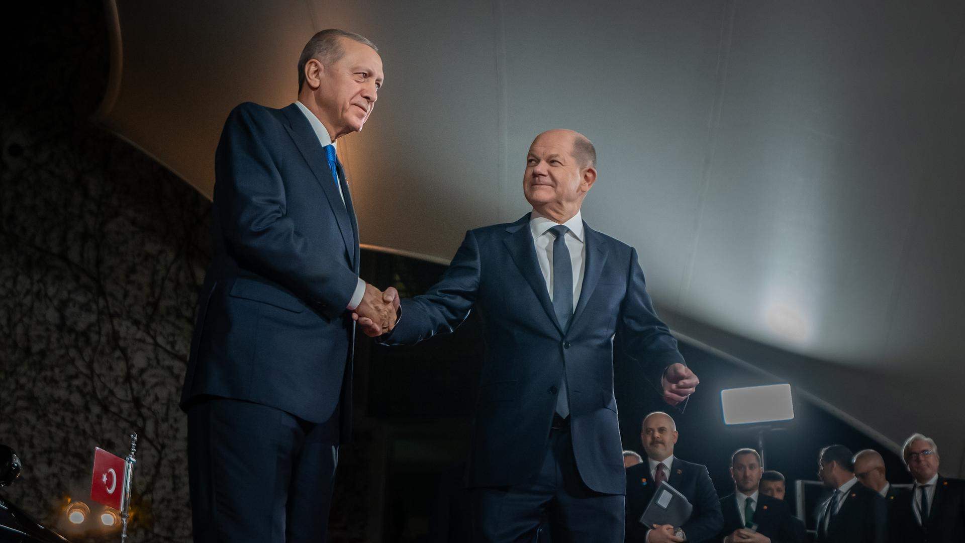 Scholz: Israel's right to self-defense must not be questioned