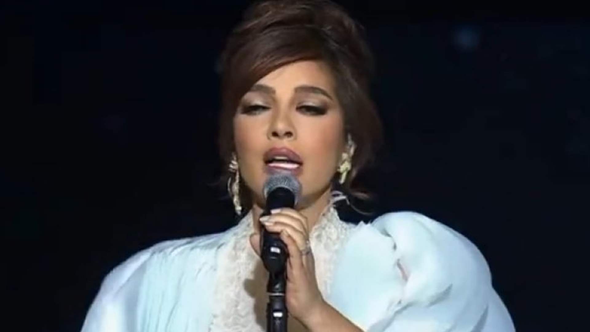 أصالة نصري مفاجأة &quot;ليلة الدموع 2&quot;... &quot;أنا من شعب السعودية&quot;