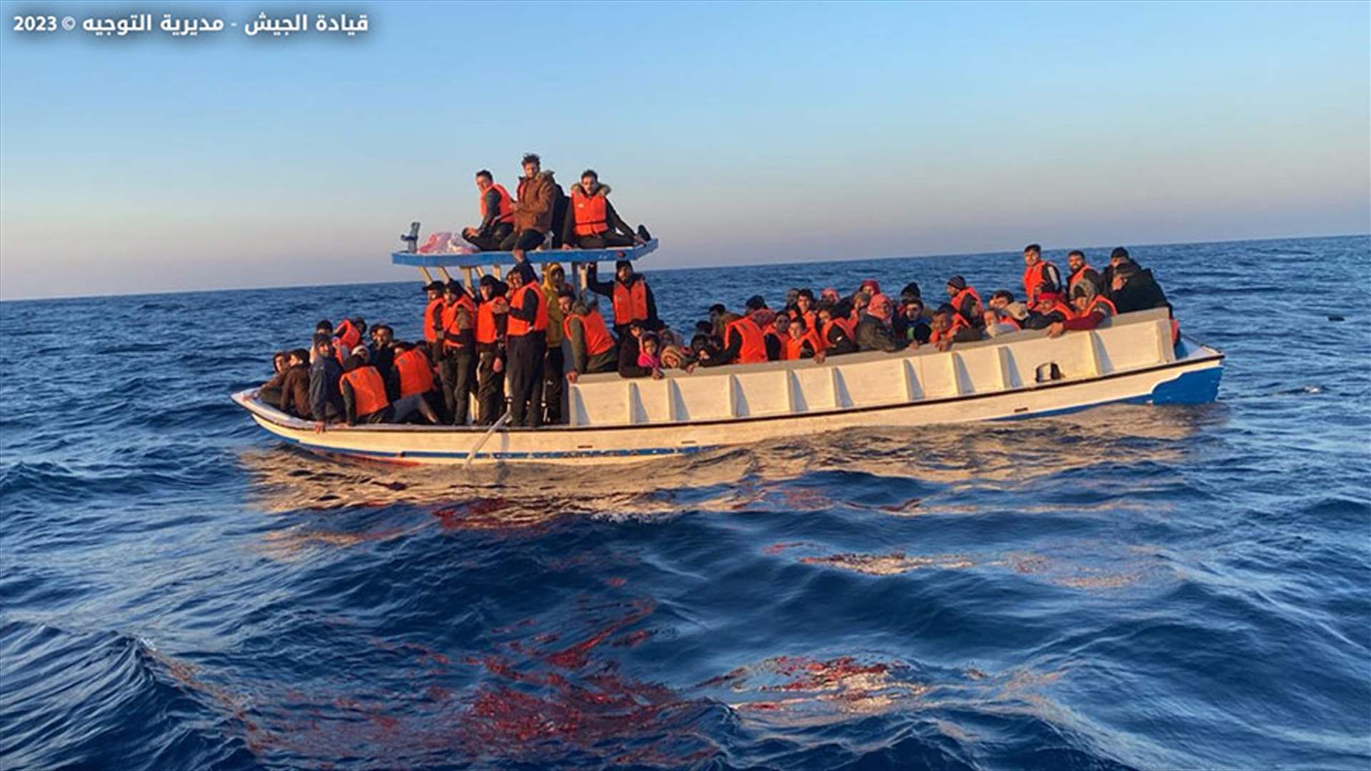 إحباط عملية تهريب أشخاص بطريقة غير شرعية على متن مركب مقابل شاطىء طرابلس