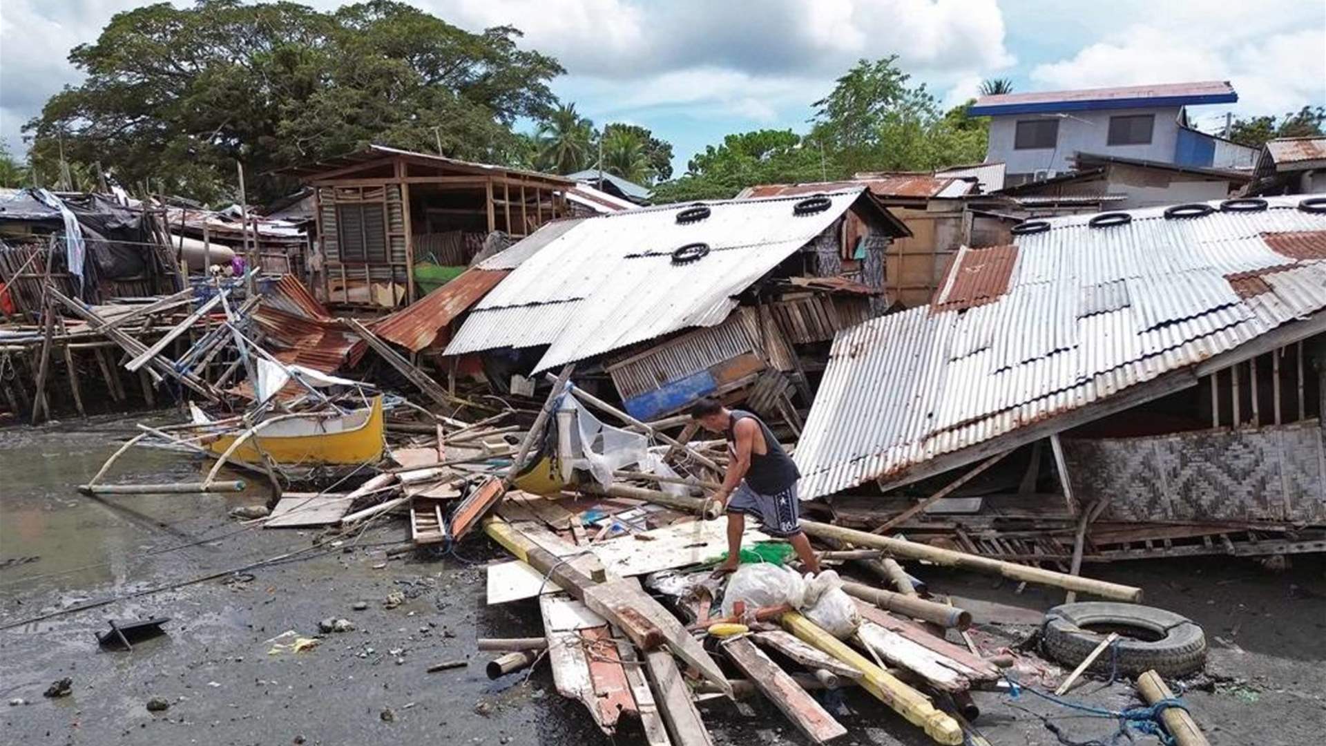 Earthquake of 7.6 magnitude strikes Mindanao, Philippines 
