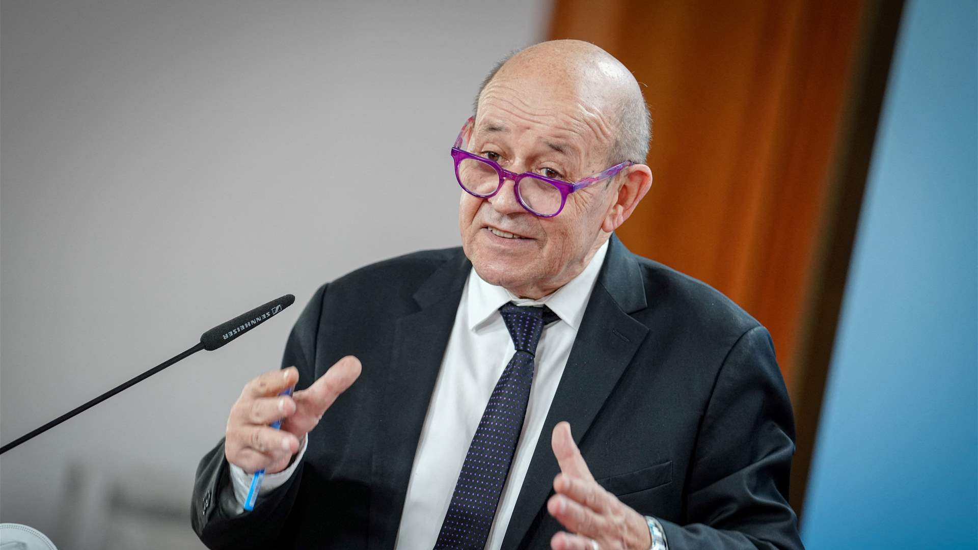 Le Drian to visit Lebanon next month
