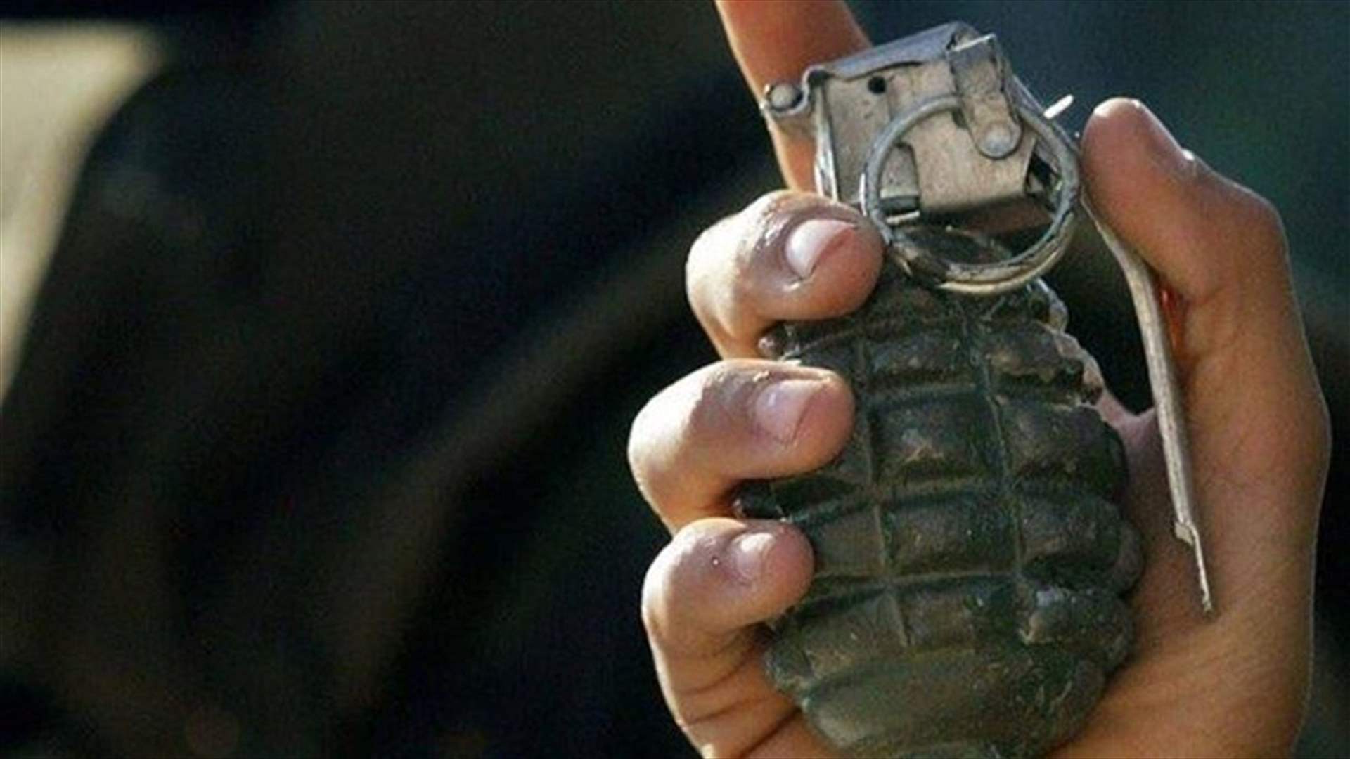 إصابة عنصرين في قوى الأمن بجروح جراء قنبلة يدوية ألقاها مطلوب للعدالة في بلدة عيتيت - صور
