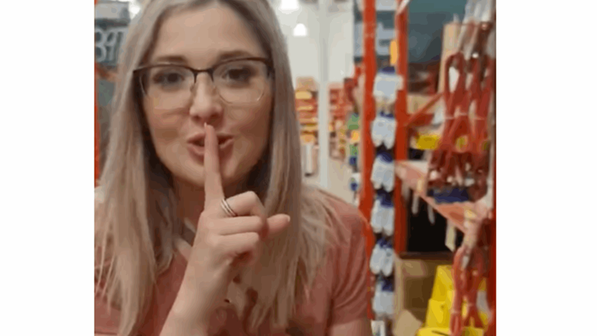 "اعتقدت أن شيئًا فظيعًا قد حدث"... وقف شرطيان على باب منزل ممثلة اباحية بسبب فيديو: ما علاقة الملابس الداخلية؟ (فيديو)