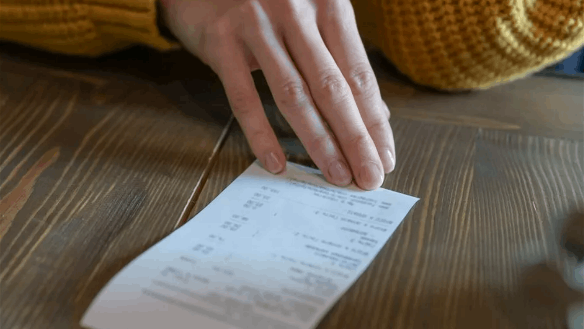 صورة بسيطة لوجبة العشاء تسببت بفاتورة &quot;باهظة الثمن&quot;... ما حصل مع هذه الزبونة لا يُصدّق!