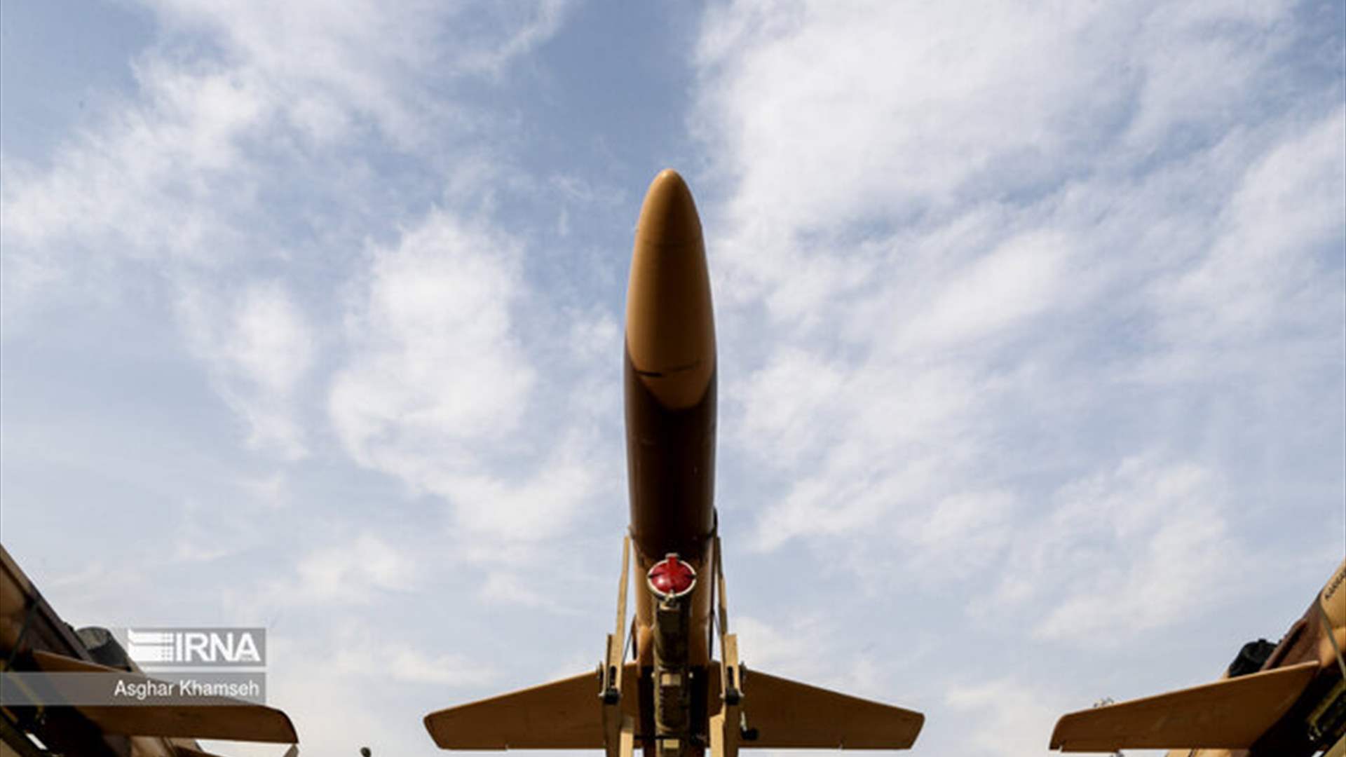 إيران تعلن انضمام مسيّرات مزودة بصواريخ إلى دفاعاتها الجوية