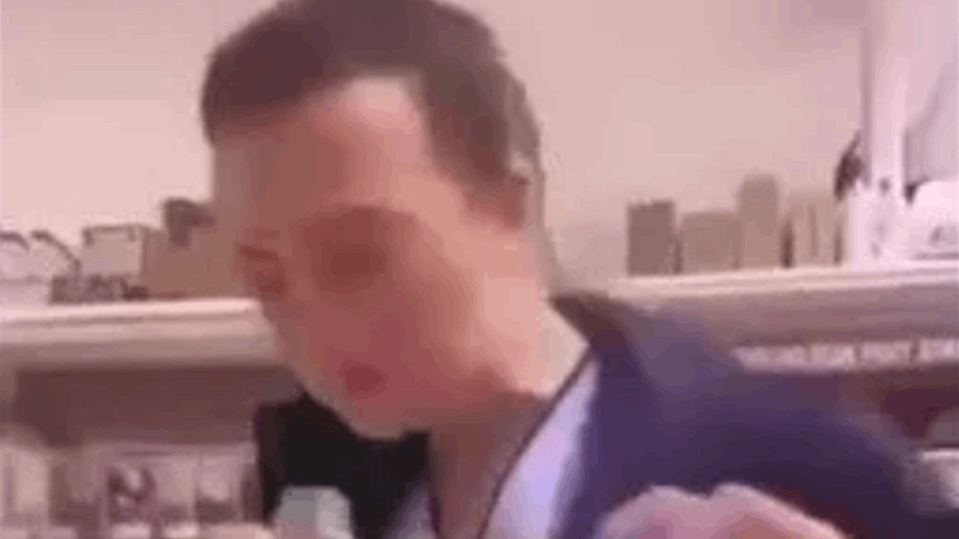 &quot;لقد كانت مجرد مزحة&quot;... تجولت داخل سوبرماركت وبصقت في بعض الأطعمة قبل أن تعيدها الى الرفوف وهذا مصيرها! (فيديو)