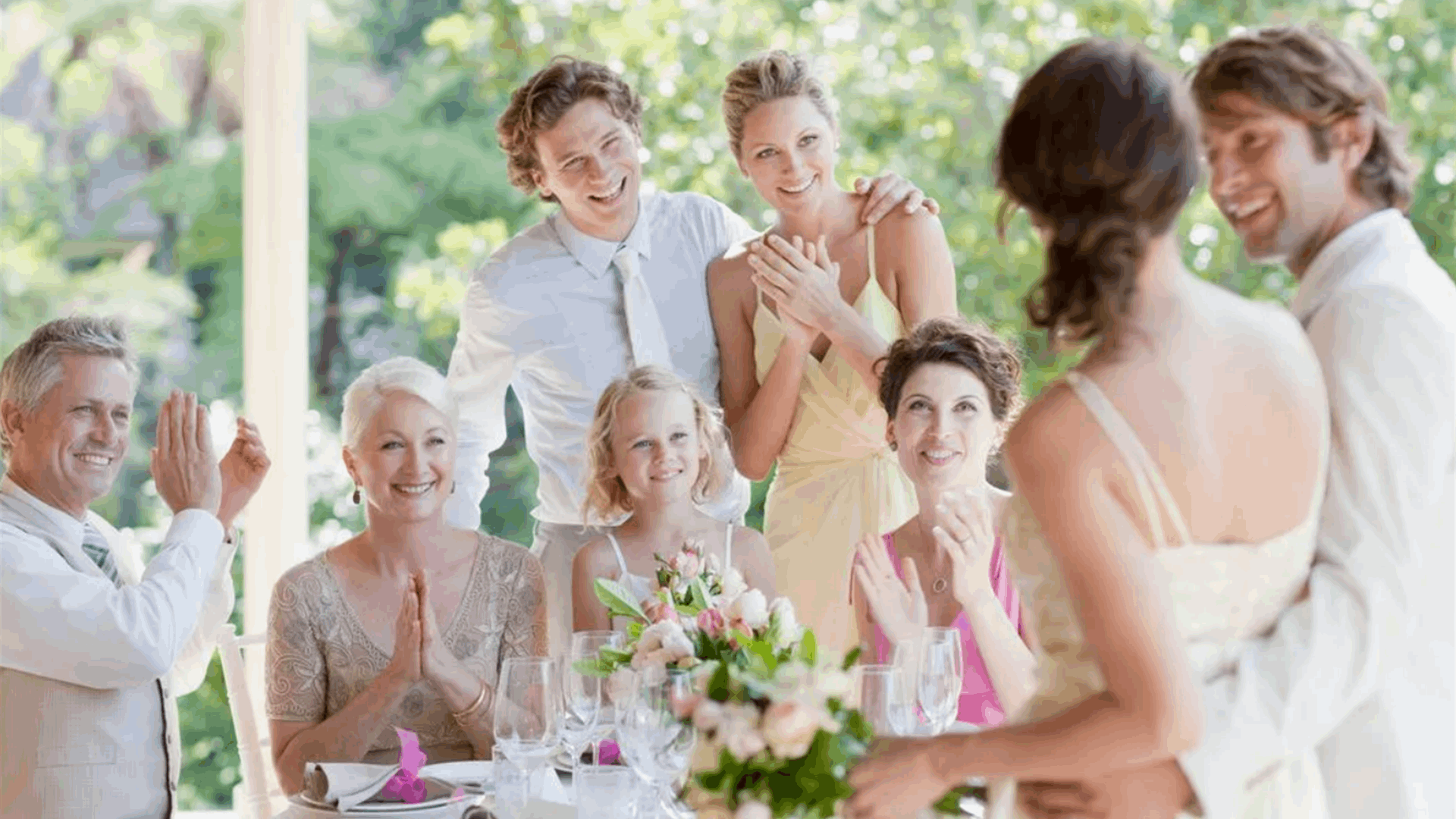 منعت أهلها من حضور حفل زفافها... والسبب غريب!