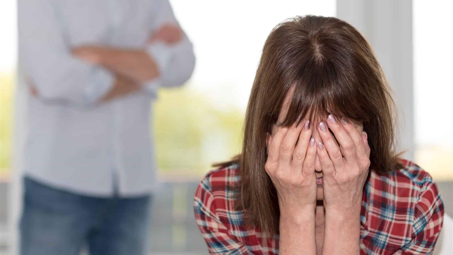 هجرها أب طفليها قبل عيد الميلاد... لم تمنحه ما يكفي من الجنس!