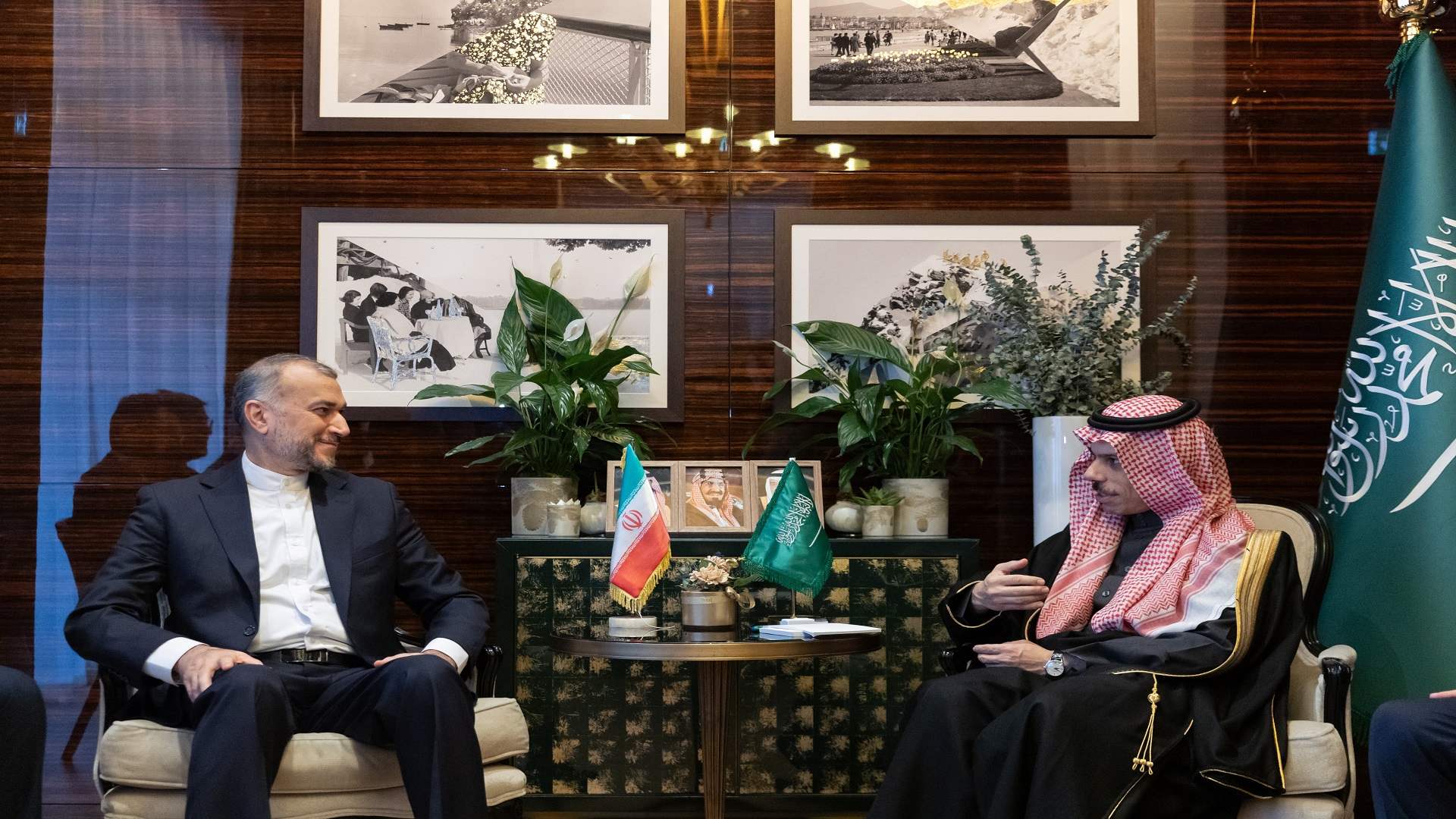 وزير الخارجية السعودي التقى نظيره الإيراني