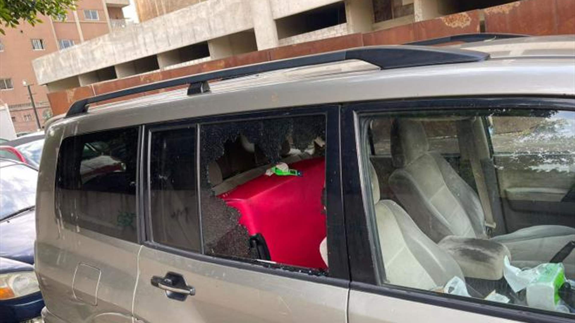 بعد ساعات معدودة على آخر عملية نفذها... توقيف سارق حواسيب محمولة من داخل السيارات