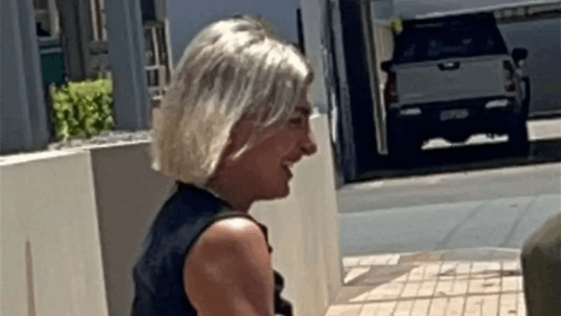 حاولت ممارسة أفعال جنسية مع كلابها ووثقت فعلتها... قصة مرضية وهذه تفاصيلها!