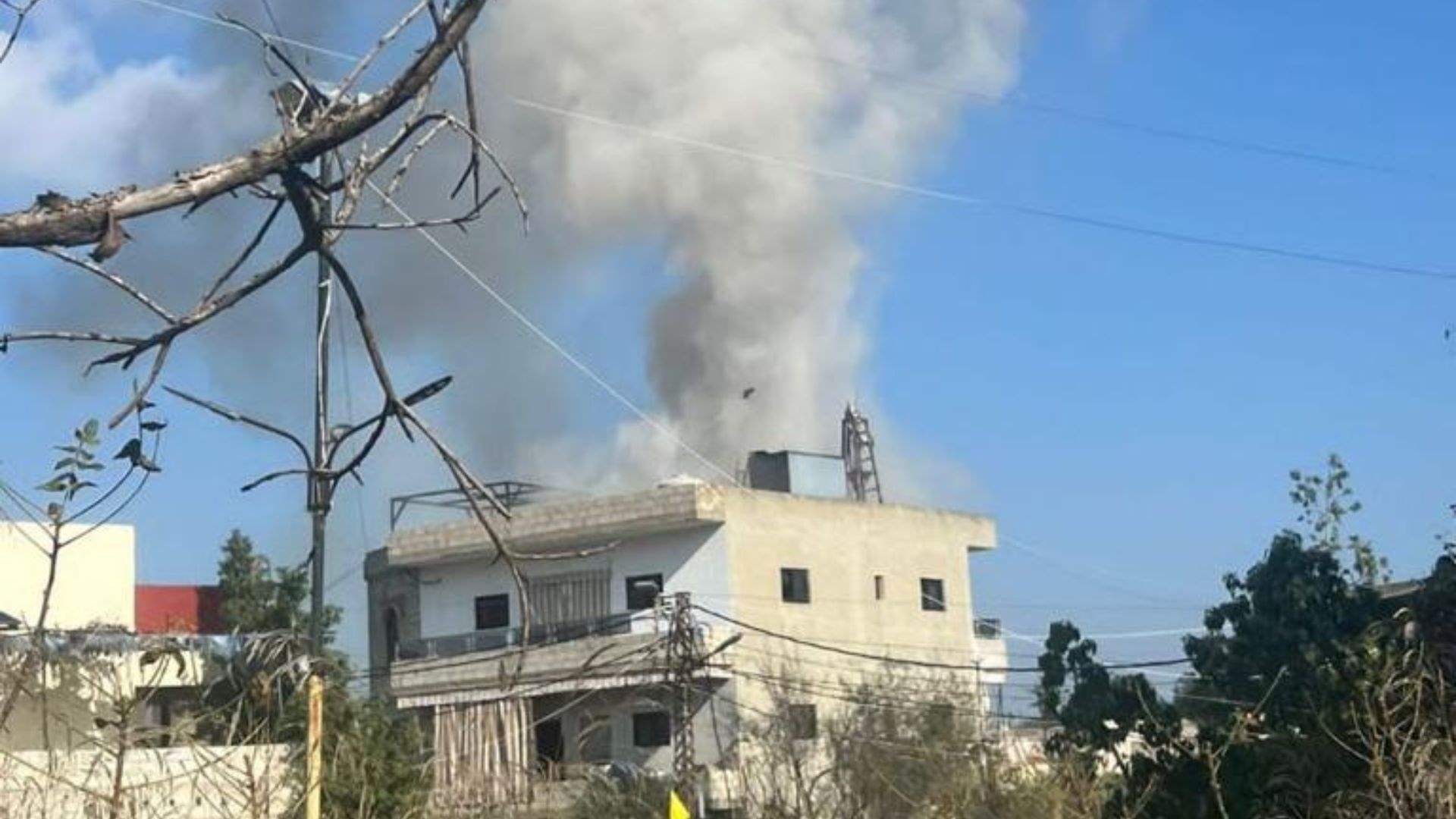 Israeli drone targets house near martyr&#39;s funeral in Aita al-Shaab