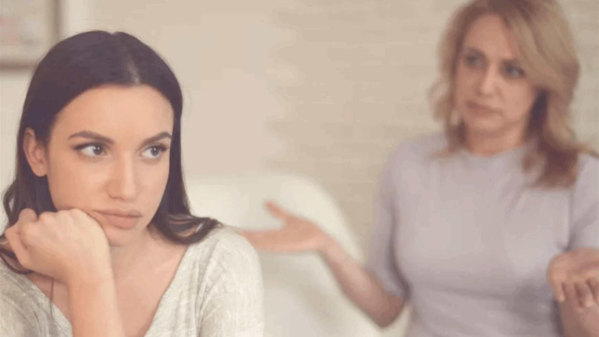 مقلب عائلي نتيجته كانت غير متوقعة...هذا ما فعلته هذه الأم بابنتها!