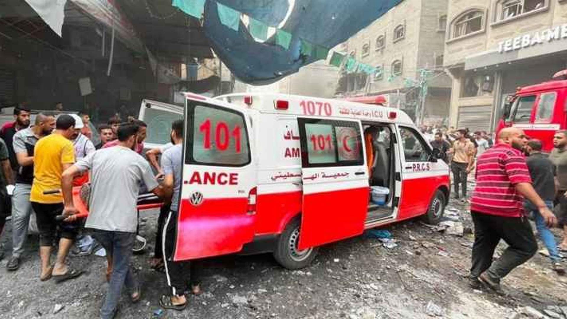 Israeli army ‘besieges’ a Red Crescent center in Gaza and shells its surroundings