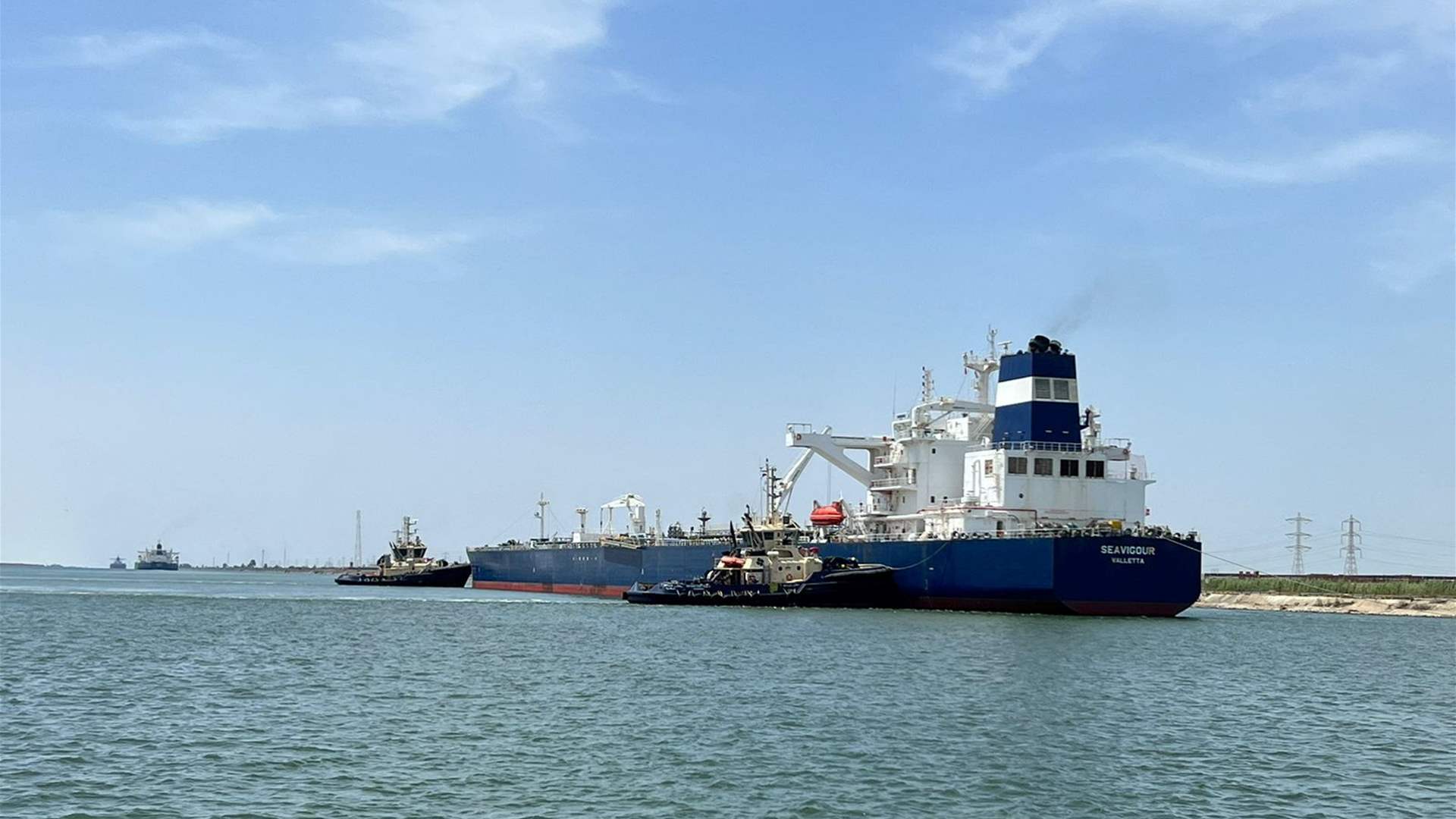 Iraq sends fuel tanker to Egypt to aid Gaza 