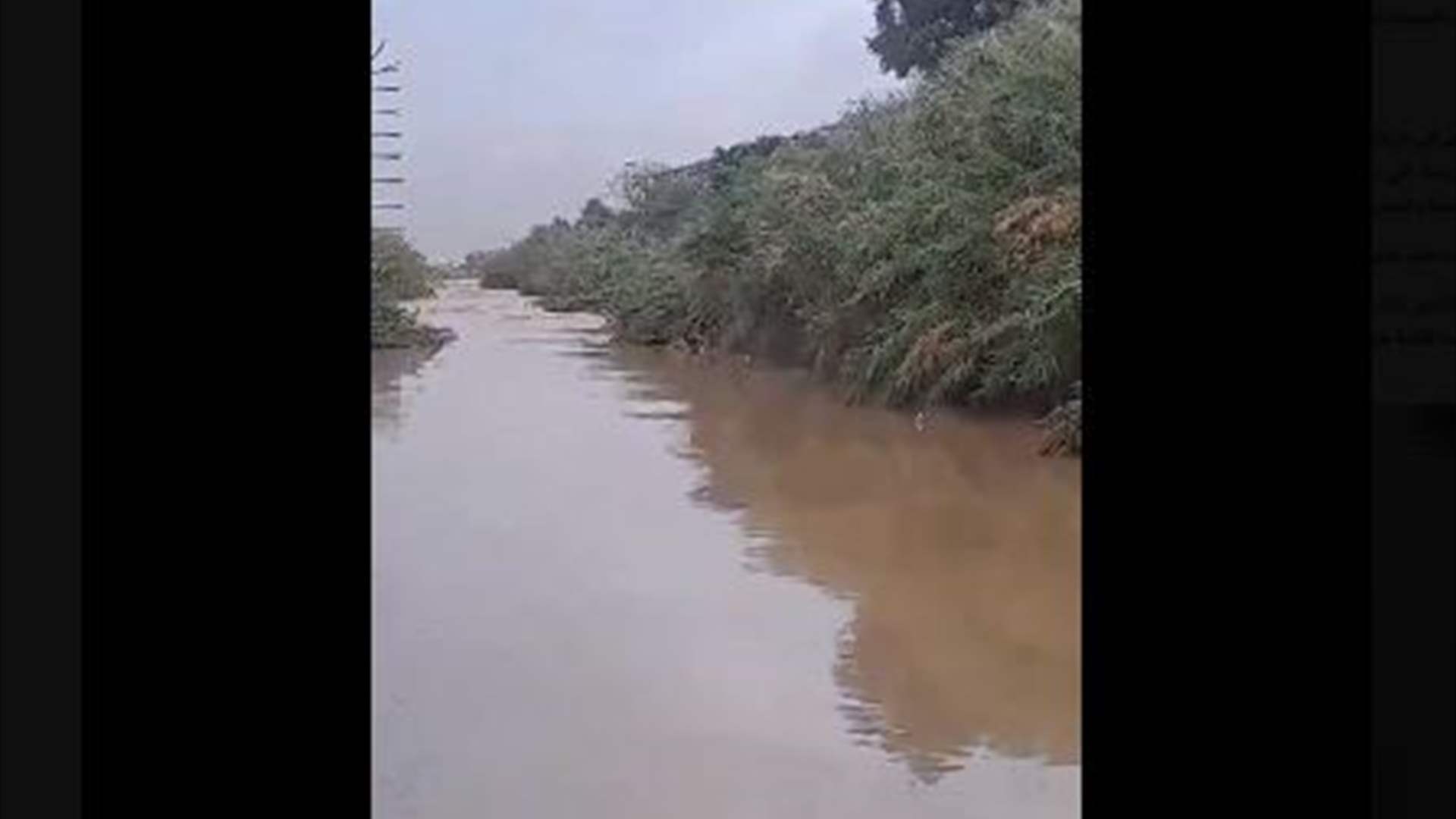 حمية: هذا الفيديو لنهر بيروت يُظهر عدم انسياب المياه بسبب عدم تنظيف مجراه...&quot;ما بقى بدها تحليل وتعليل&quot;