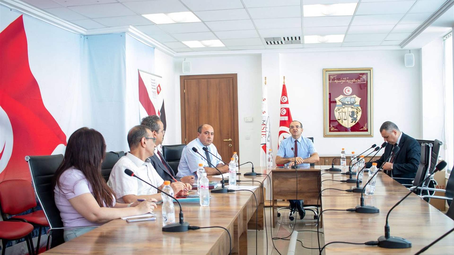 انتخابات محلية بلا حماسة لتشكيل مجلس ثان للبرلمان في تونس