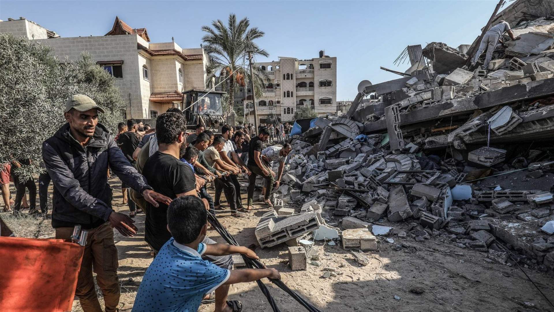 مسؤولون فلسطينيون: مقتل ما لا يقل عن 16 فلسطينيًا
