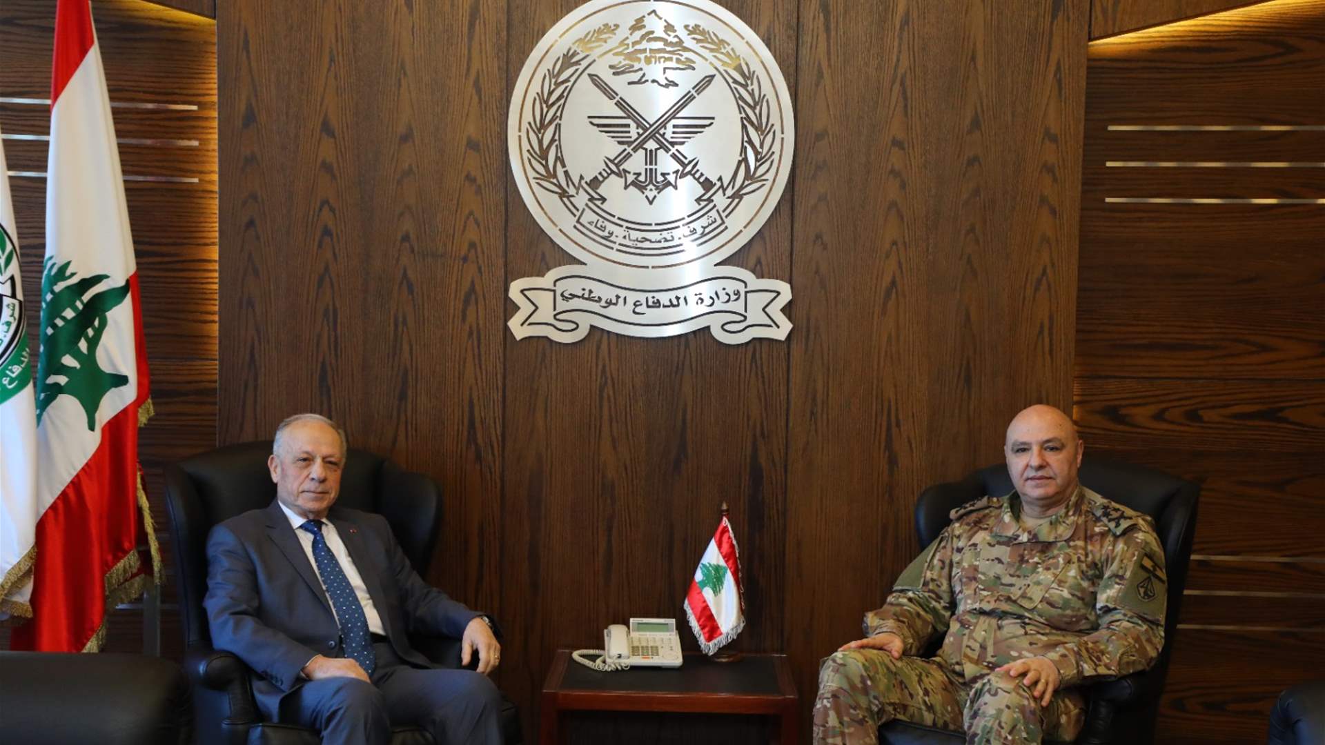 وزير الدفاع إستقبل قائد الجيش