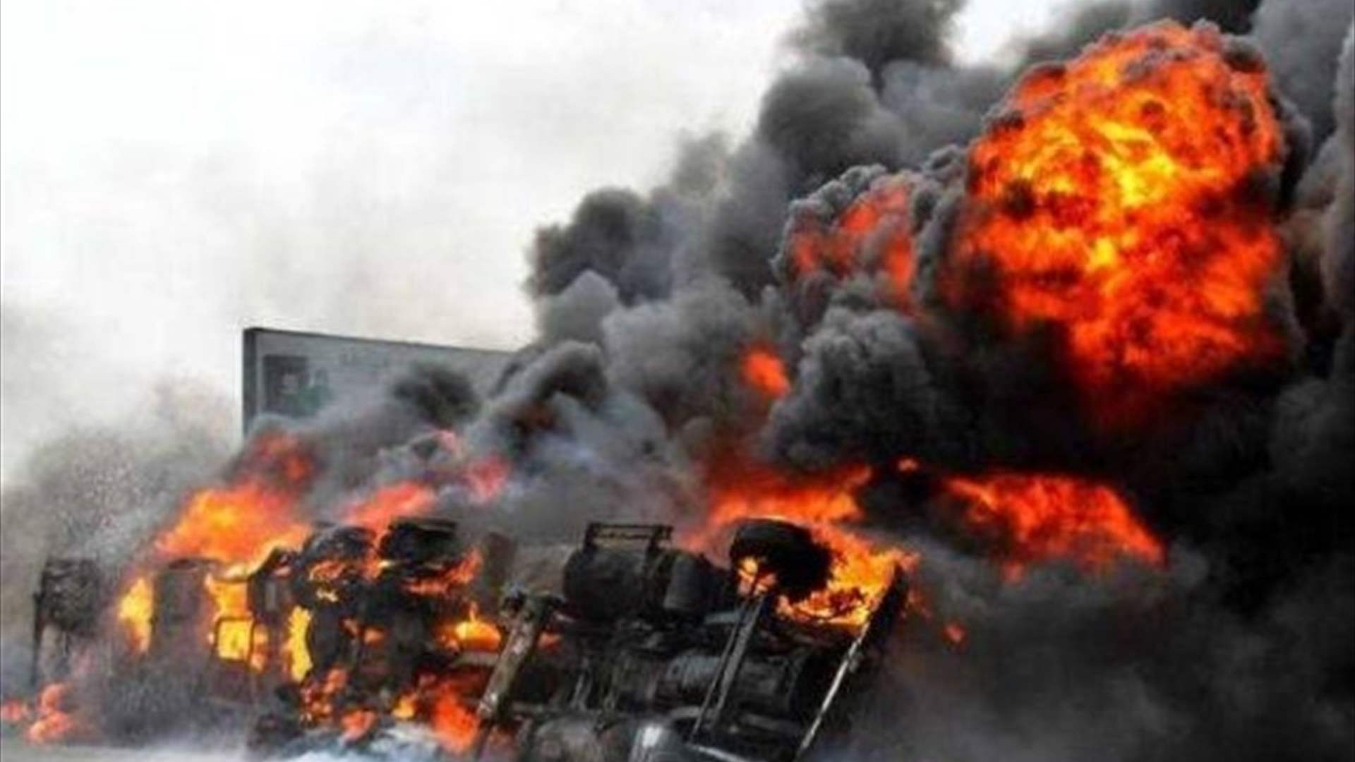 أكثر من 40 قتيلًا على الأقل في انفجار شاحنة صهريج في ليبيريا