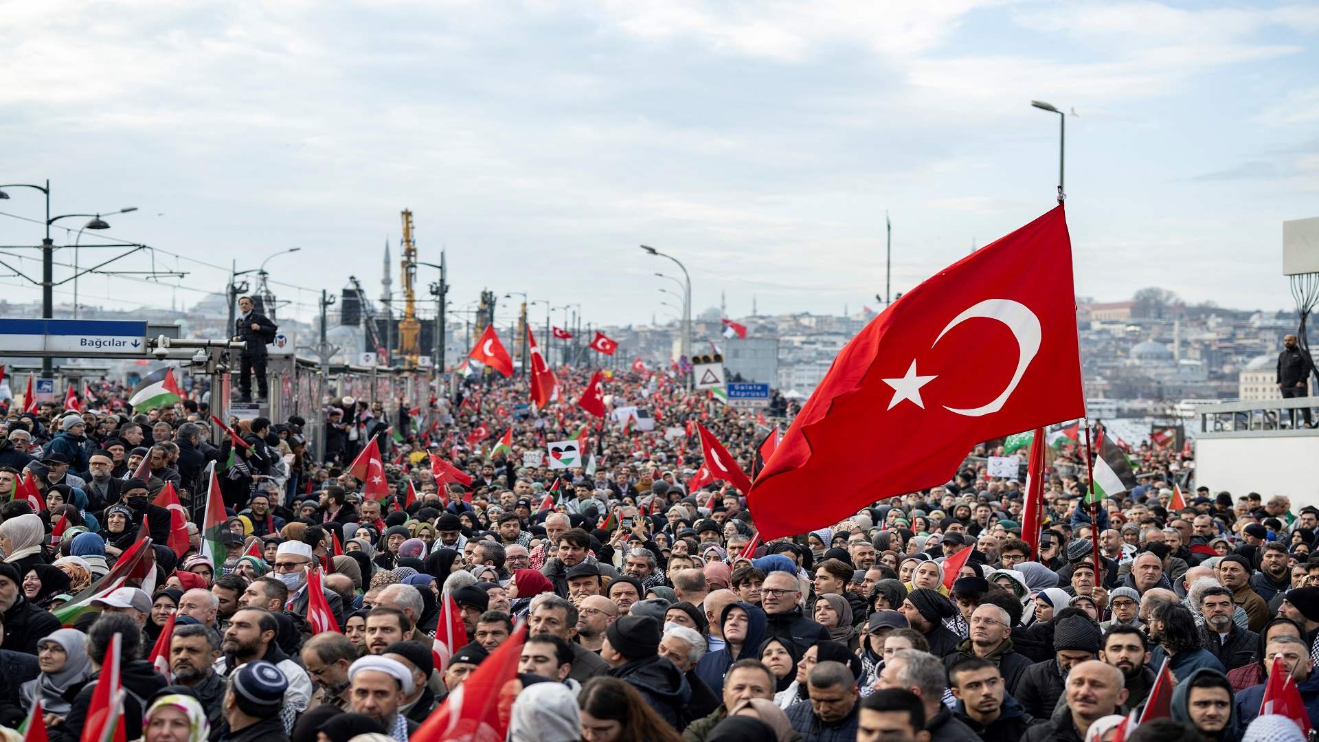 تظاهرة حاشدة في إسطنبول تنديداً بـ&quot;إرهاب حزب العمال الكردستاني وإسرائيل&quot;