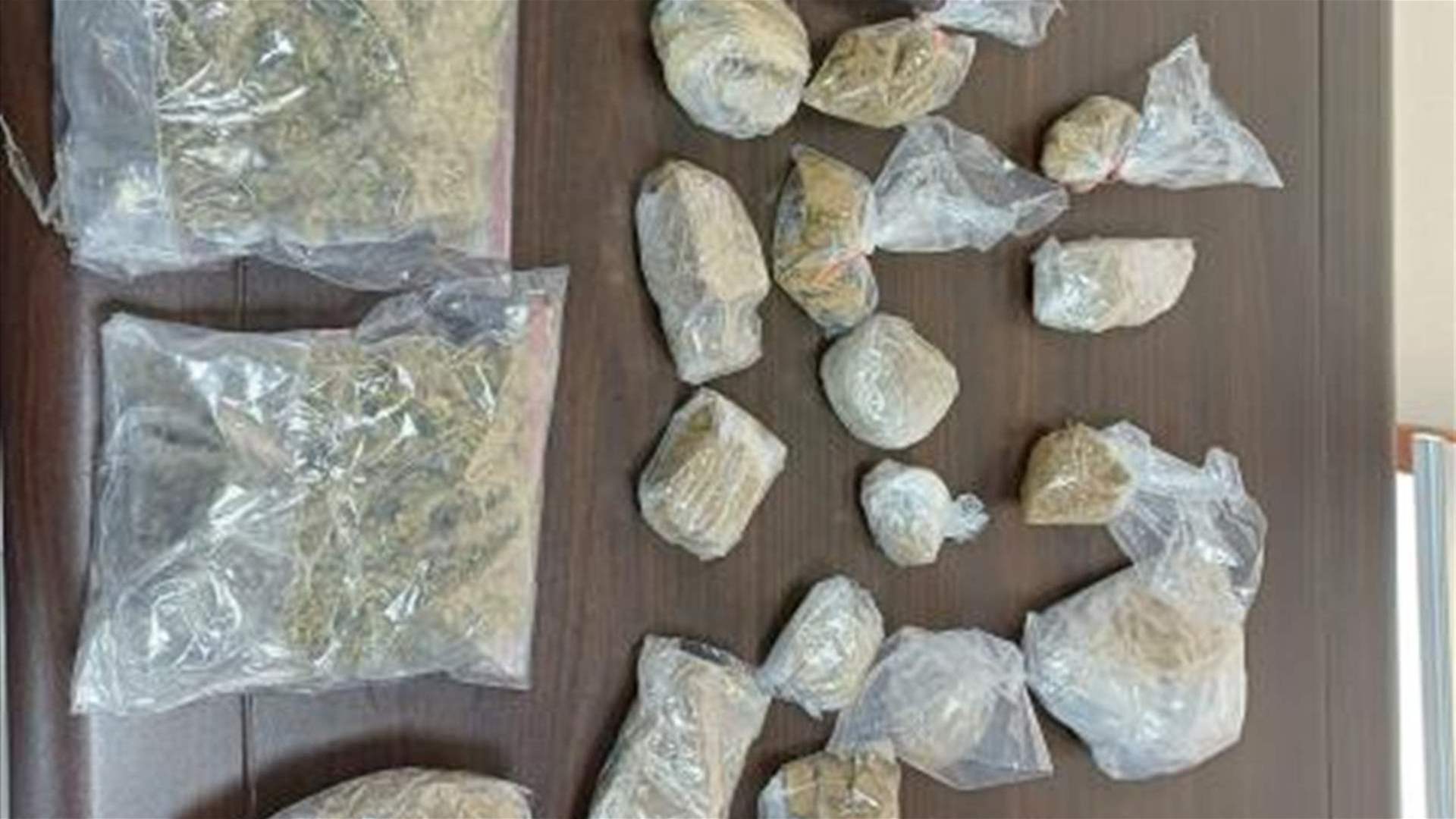 ينقل المخدِّرات من بيروت إلى صيدا ويبيعها على عربة خضار  