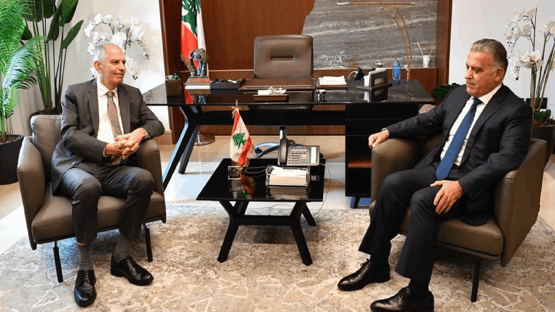 ابراهيم عرض مع ماغرو اهتمام فرنسا بتجنب التصعيد على الجبهة الجنوبية