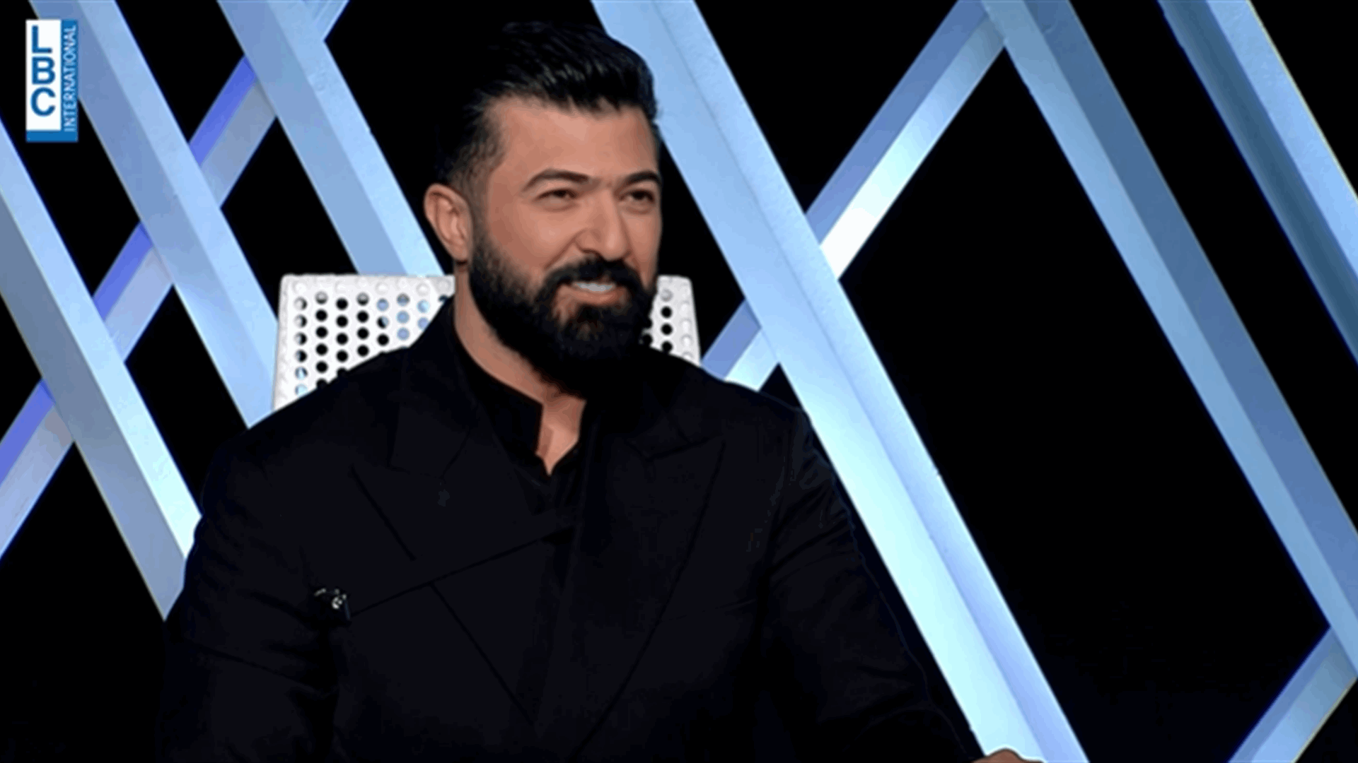 "الأغنية تنجح بقوتها وليس بأرقامها"... سيف نبيل: كلمة الحب بالنسبة لي مقدسة ولا أنطقها إلا إذا! (فيديو)