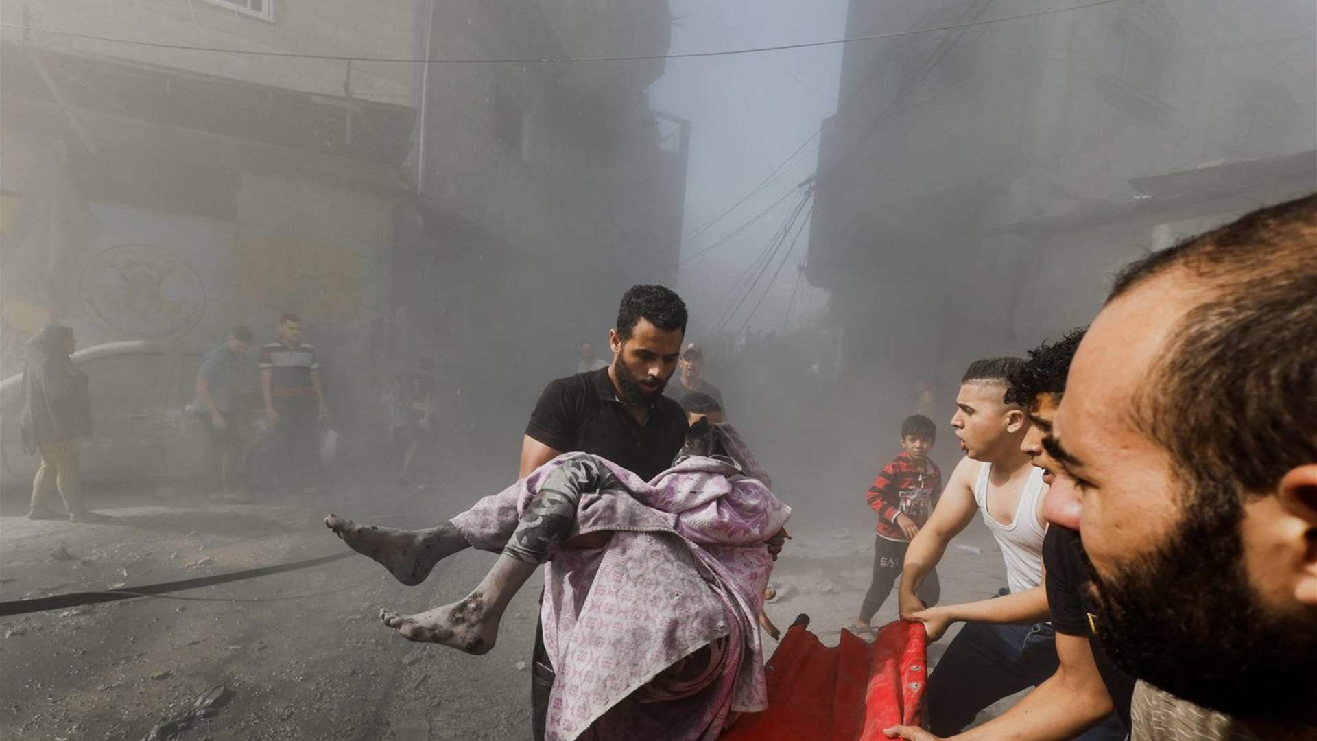 مقتل نساء وأطفال فلسطينيين في خان يونس