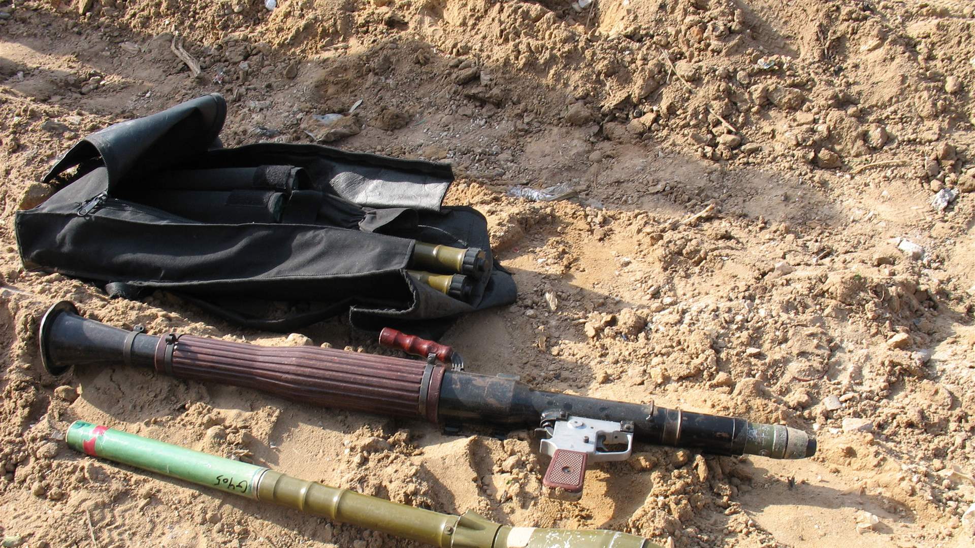 Israeli Army killed 10 Palestinian fighters, bombed a weapons cache in Gaza