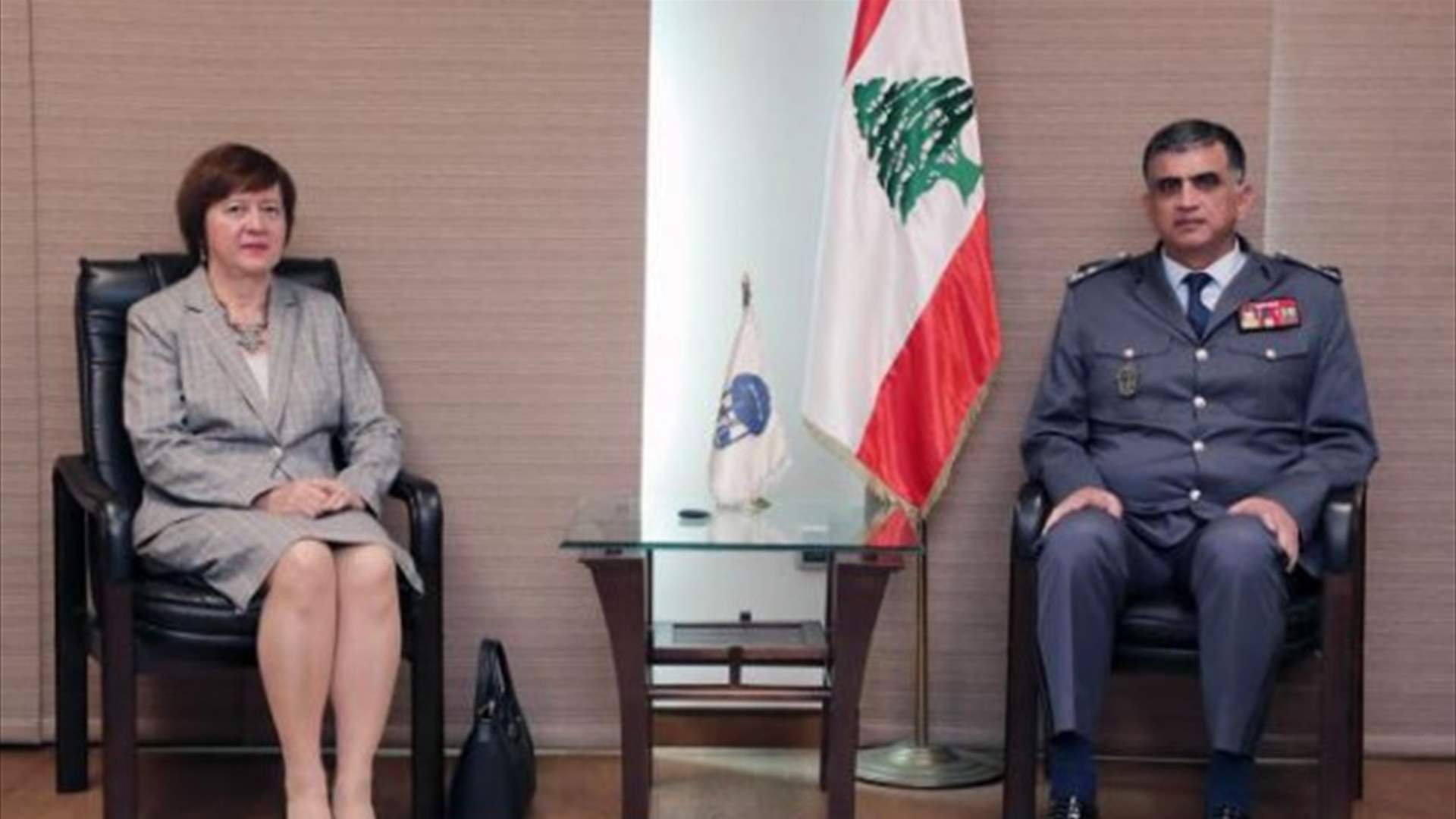 عثمان عرض الأوضاع مع فرونتسكا