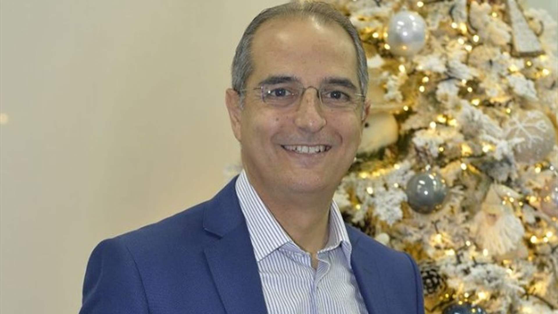 يزبك وهبة يحتفل بعيد ميلاد ابنته الـ 18... ويوجّه لها رسالة مؤثرة (صور) 