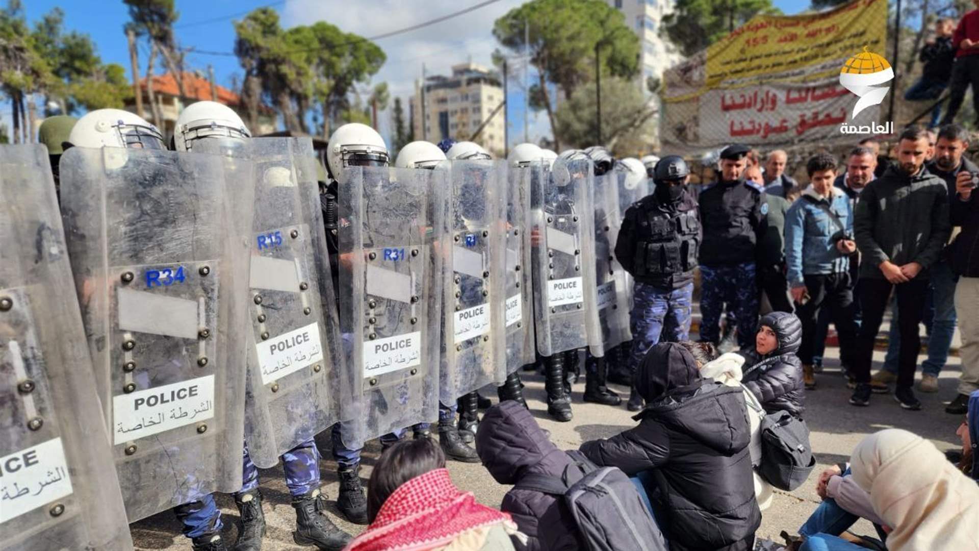 فلسطينيون يتظاهرون بالضفة الغربية لـ"شكر" جنوب إفريقيا