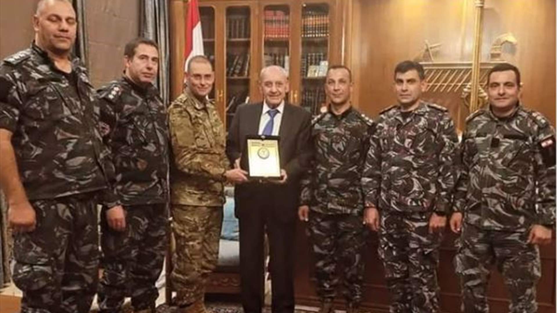 زيارة ودرع لبري تسبّبا بإشكال بين أهالي شهداء فوج إطفاء بيروت وقيادة الفوج