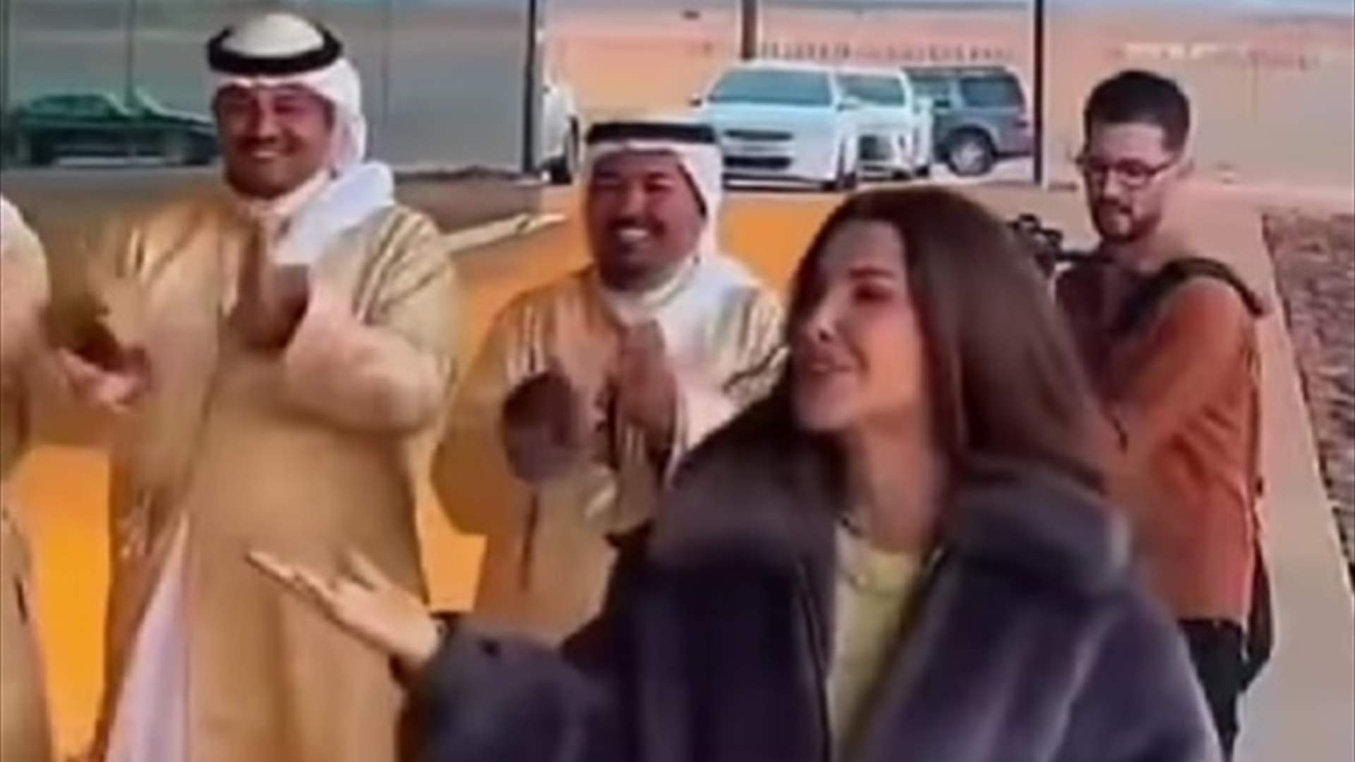 رقصة نانسي عجرم لحظة وصولها الى العلا بالسعودية... لم تسلم من الانتقادات (فيديو) 