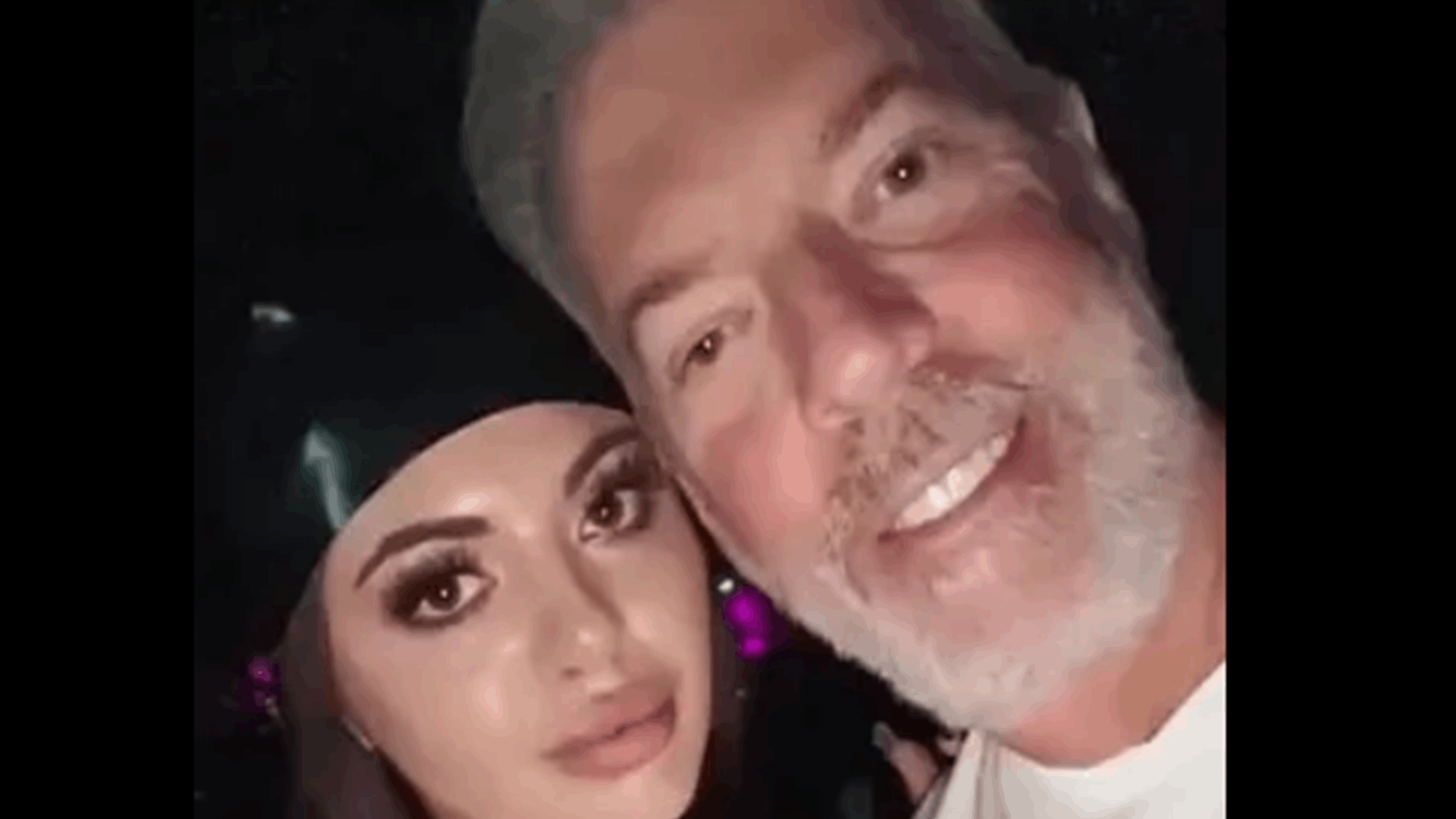 واعدت رجلاً يكبرها سناً من أجل ثروته...ولكن ما حصل بعدها لم يكن متوقعاً!