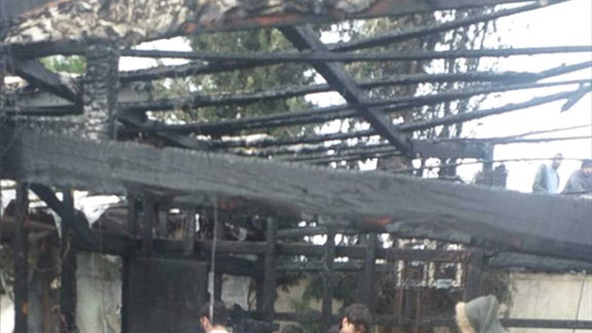 حريق داخل مخيم للنازحين السوريين في المرج