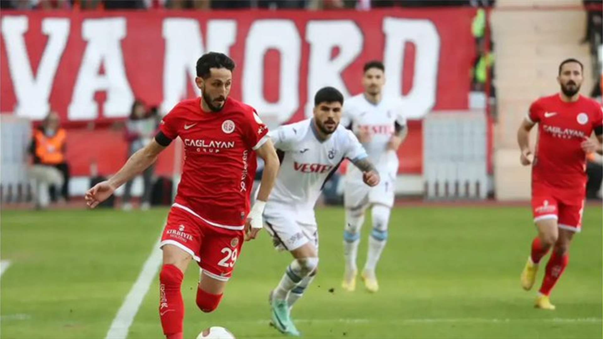 إسرائيل: تركيا أفرجت عن لاعب كرة قدم إسرائيليا وسيعود إلى بلده اليوم