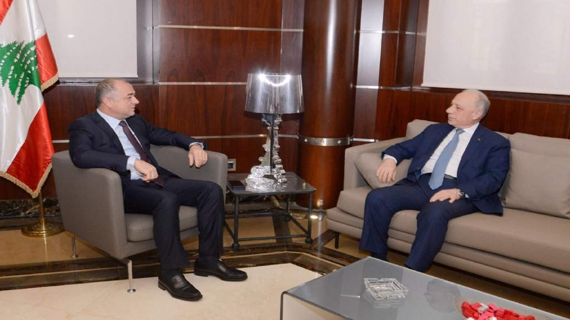 بو صعب استقبل وزير الدفاع وفرونتسكا: لضرورة العودة الى الحوار بين الكتل النيابية للتوصل الى انتخاب رئيس
