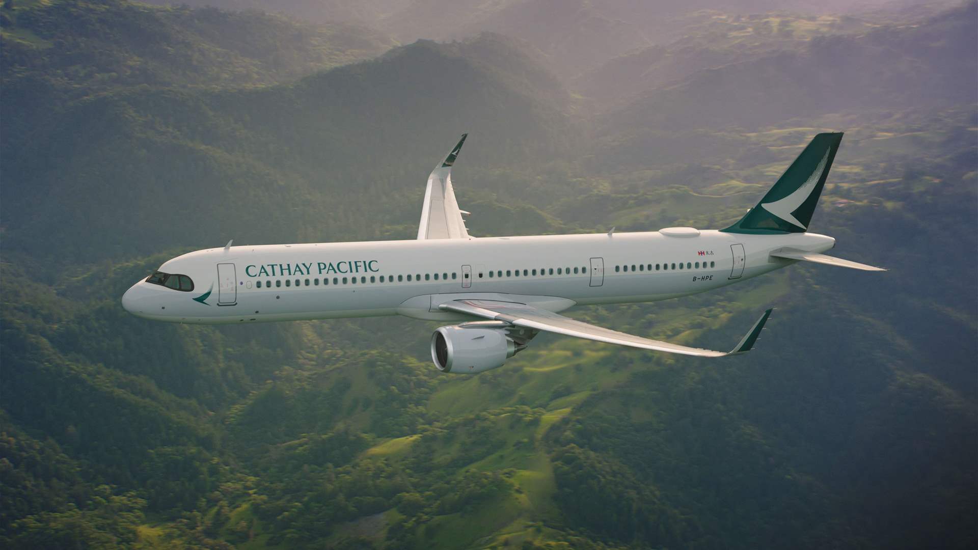 شركة Cathay Pacific تعلن أن طائرة للخطوط الكورية "صدمت" إحدى طائراتها في مطار ياباني