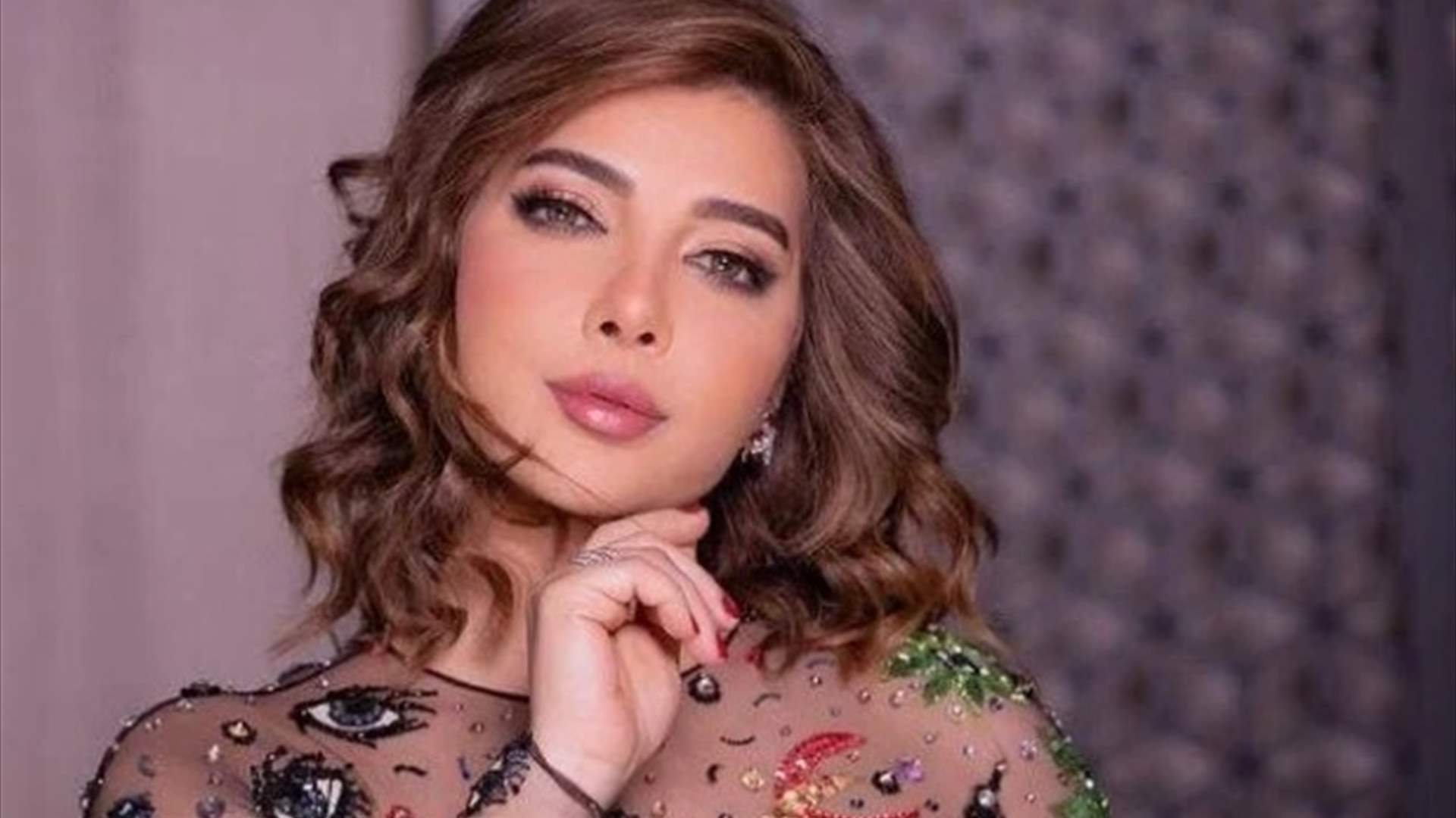 لحظات مؤثرة جداً... أصالة نصري تبكي في الكواليس وزوجها يطبطب عليها (فيديو) 