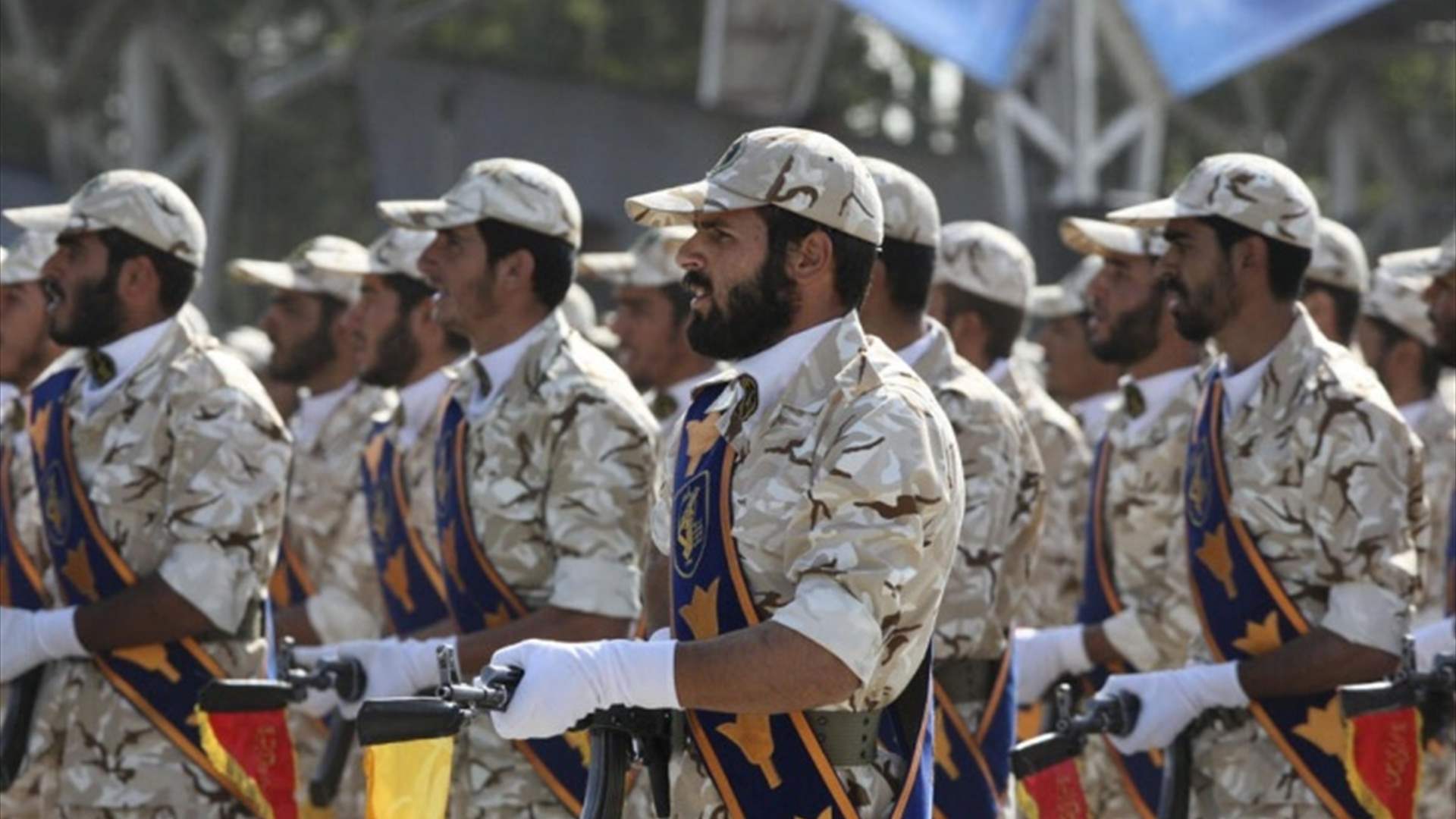 ​جندي في الجيش الإيراني يقتل خمسة من رفاقه 