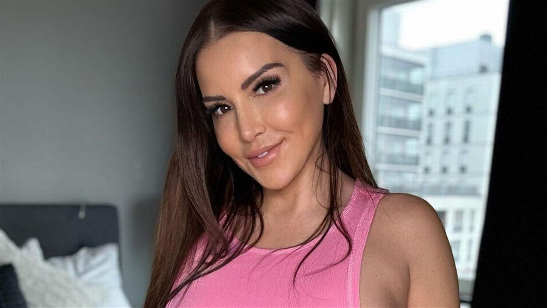 "رجال السويد بخلاء"... عارضة سويدية تبحث عن رجل للمواعدة بعد عامين من العزوبية