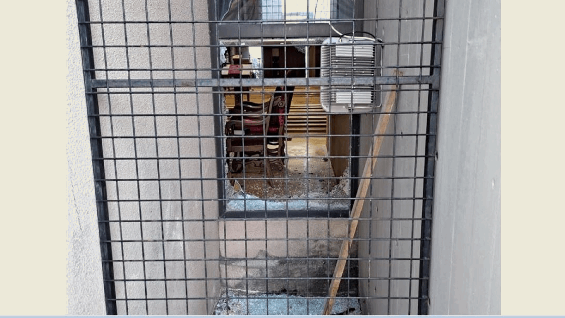 تخريب وتكسير زجاج داخل كنيسة