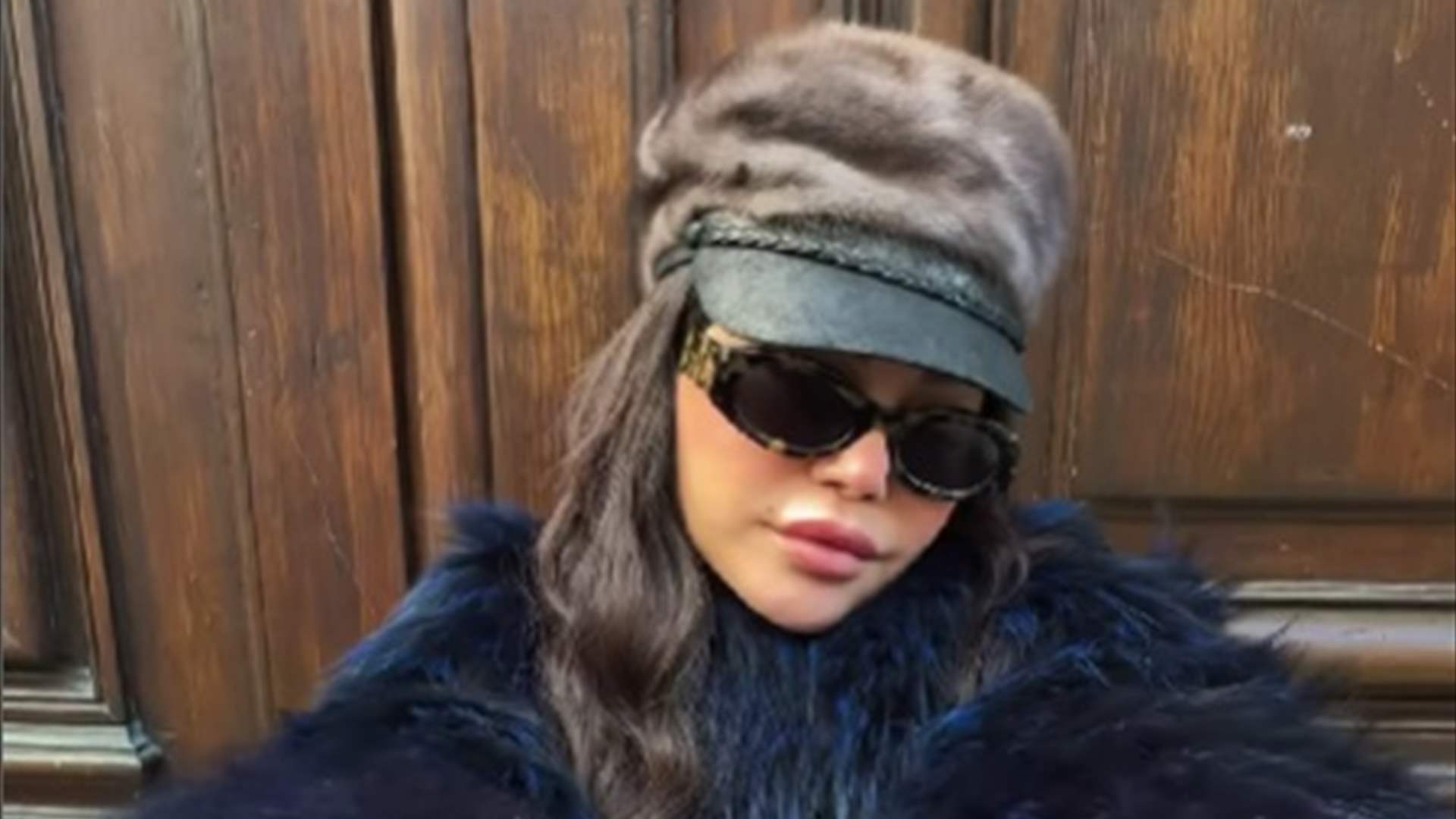 هيفاء وهبي تتألّق في أسبوع الموضة الباريسي... شاهدوا ردّ فعل أحد المارة الّذي صادفها في الشارع (فيديو) 