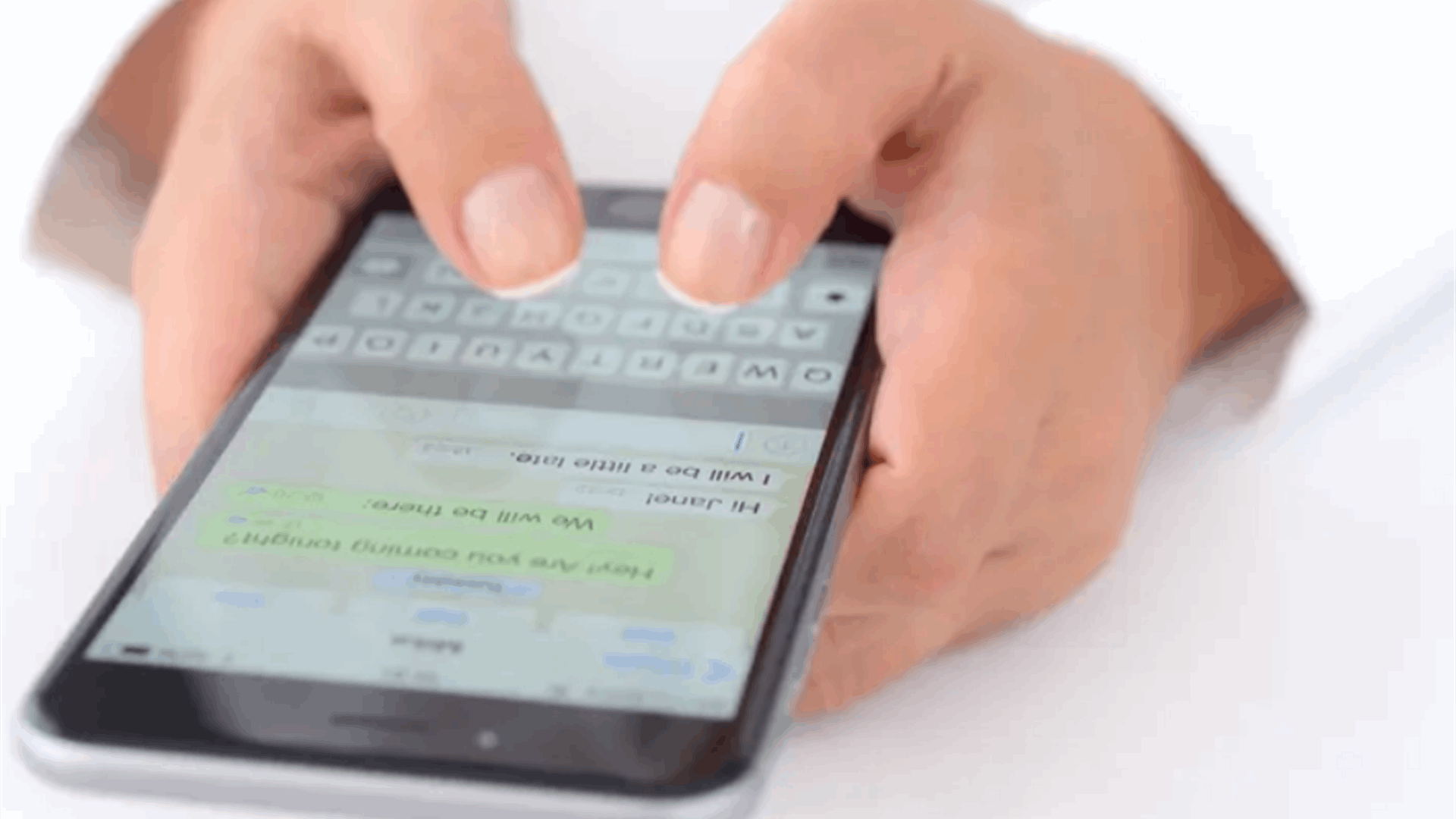 امرأة عربية أزعجت زوجها على "واتساب"...وهكذا تمت معاقبتها قانونياً!